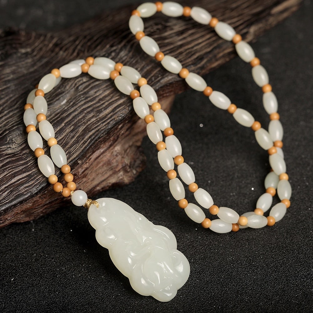 An Exquisite White Jade Fox Pendant - 6