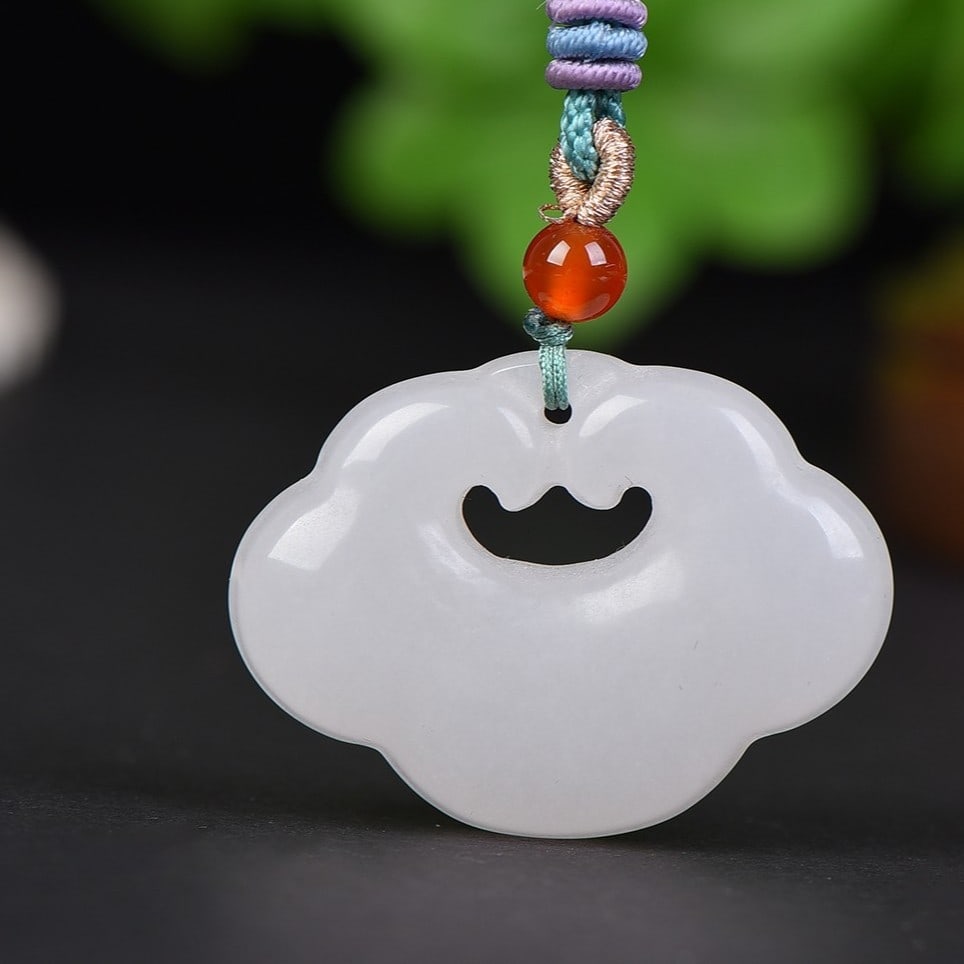 An Exquisite White Jade Pendant - 2