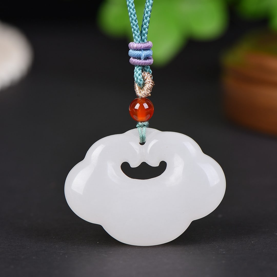An Exquisite White Jade Pendant - 4