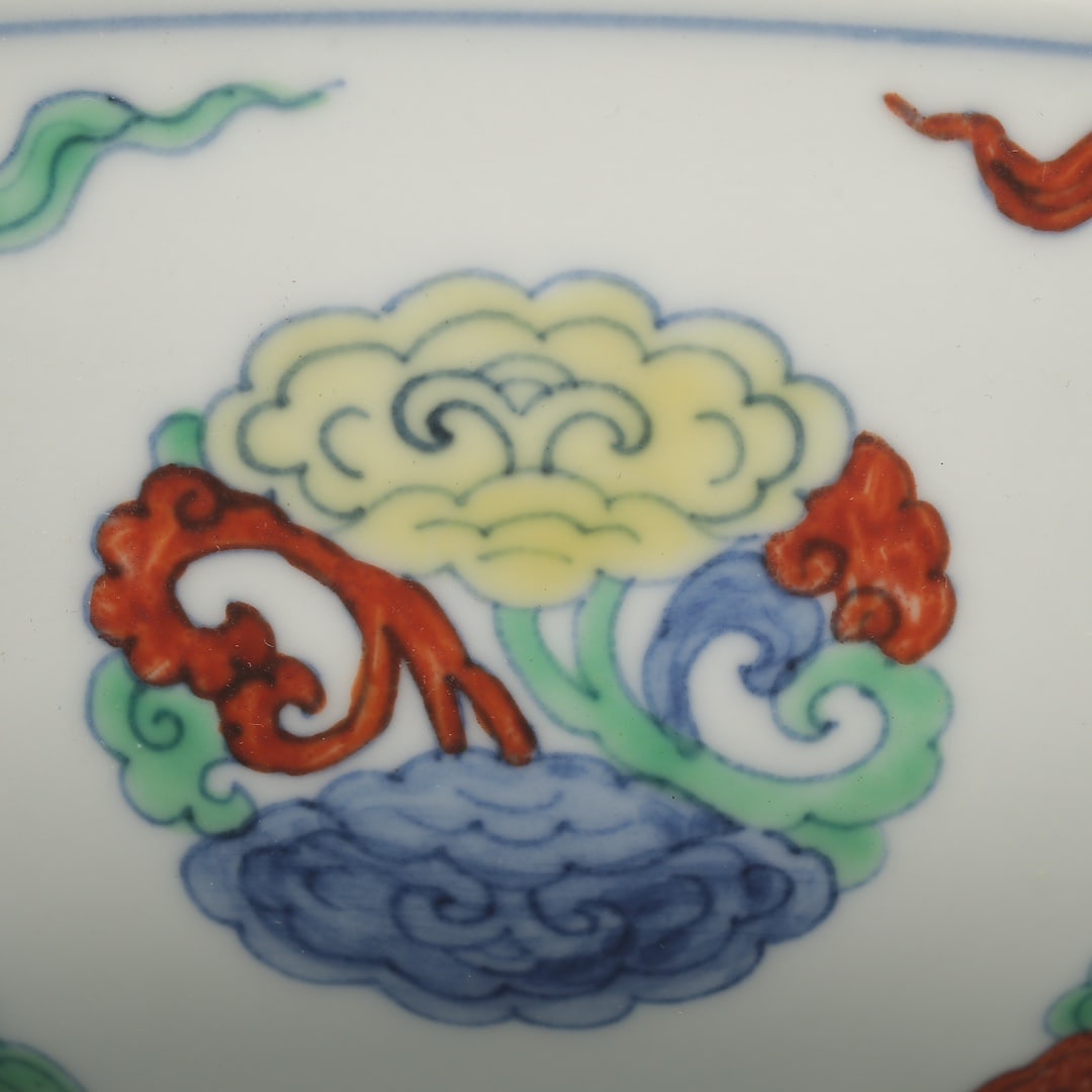 An Exquisite Doucai Auspicious Cloud Pattern Bowl - 2