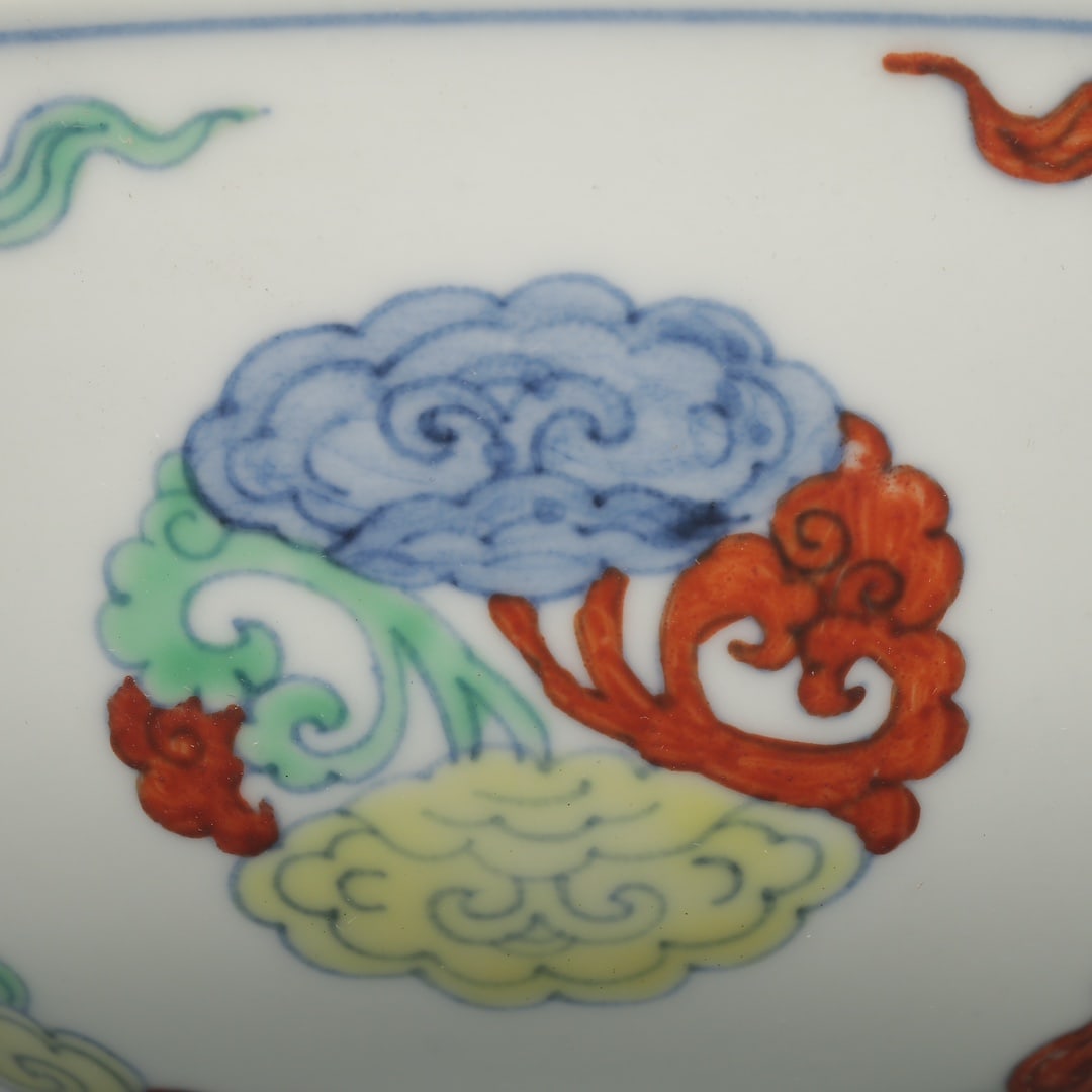 An Exquisite Doucai Auspicious Cloud Pattern Bowl - 5
