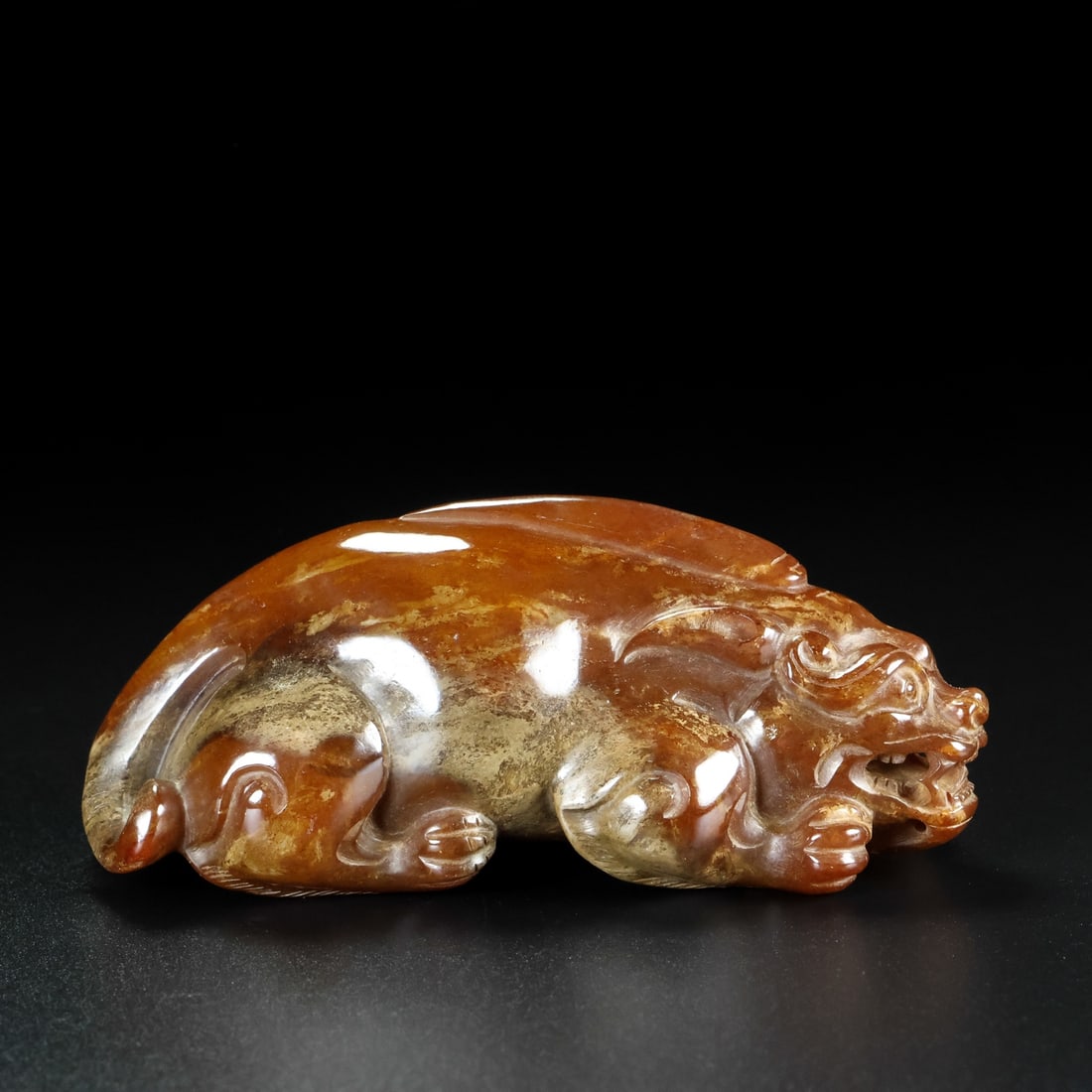 An Exquisite Archaic Jade Beast Ornament: An Exquisite Archaic Jade Beast Ornament,Ancient Time,China,Size:3.7inx1.7inx1.7in,Weight:204g 高古玉兽摆件,中国远古时期