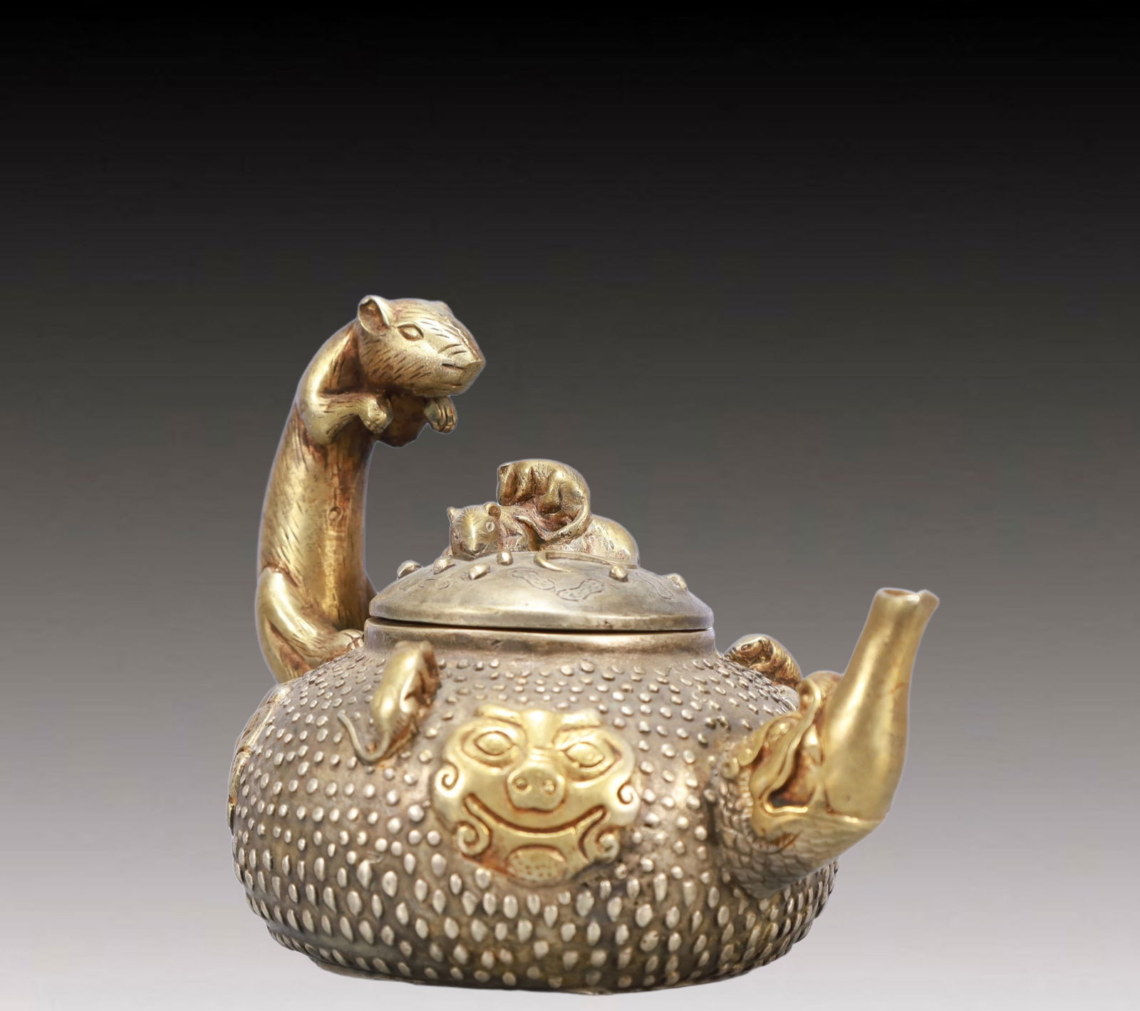 A Rare Gilt Silver Mouse Pattern Ewer - 2