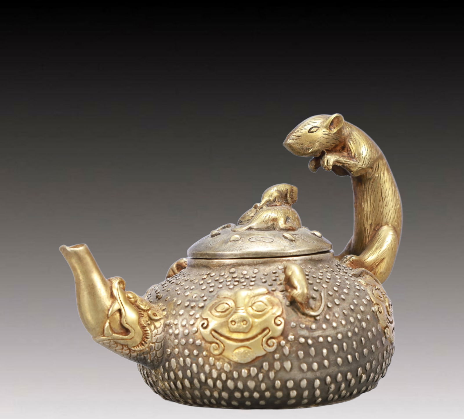 A Rare Gilt Silver Mouse Pattern Ewer - 4
