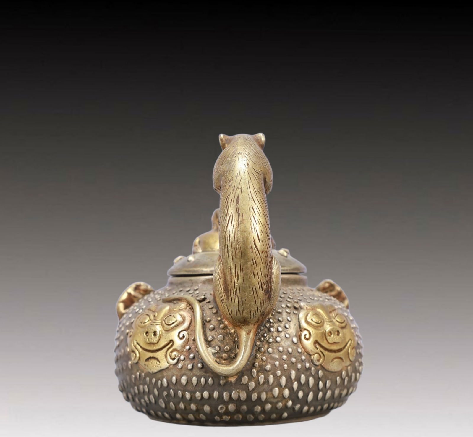 A Rare Gilt Silver Mouse Pattern Ewer - 6