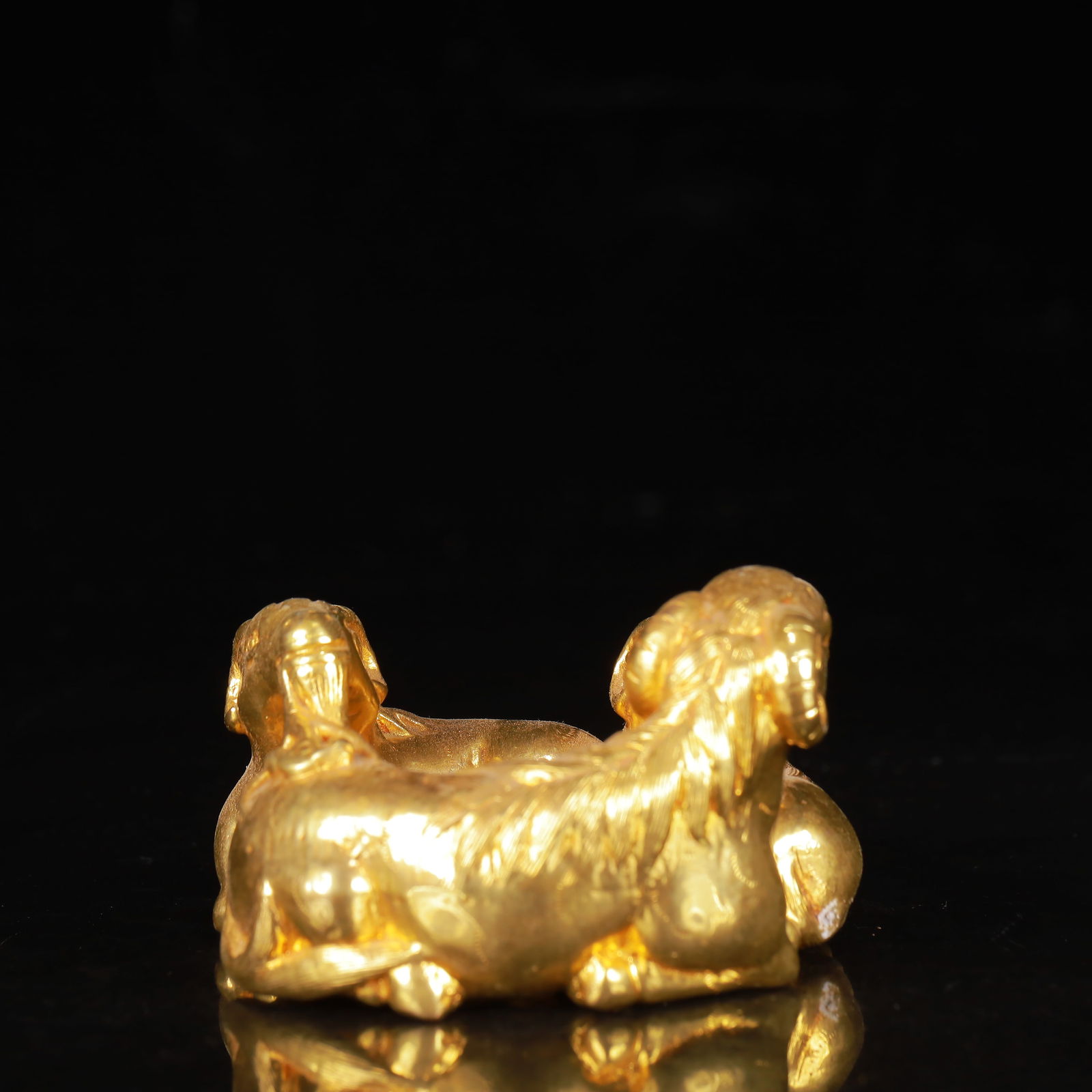 An Exquisite Gilt Bronze Sheep Ornament: An Exquisite Gilt Bronze Sheep Ornament,Qing Dynasty,China,Size:2.8inx2in,Weight:680g 铜鎏金羊摆件,中国清代