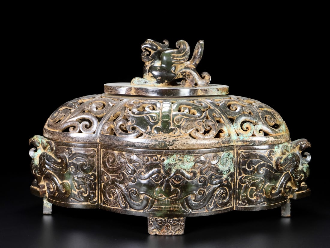 An Exquisite Archaic Jade Beast-Face Pattern Censer: An Exquisite Archaic Jade Beast-Face Pattern Censer,Ancient Time,China,Size:12.6inx6.6inx7.9in,Weight:3114g 