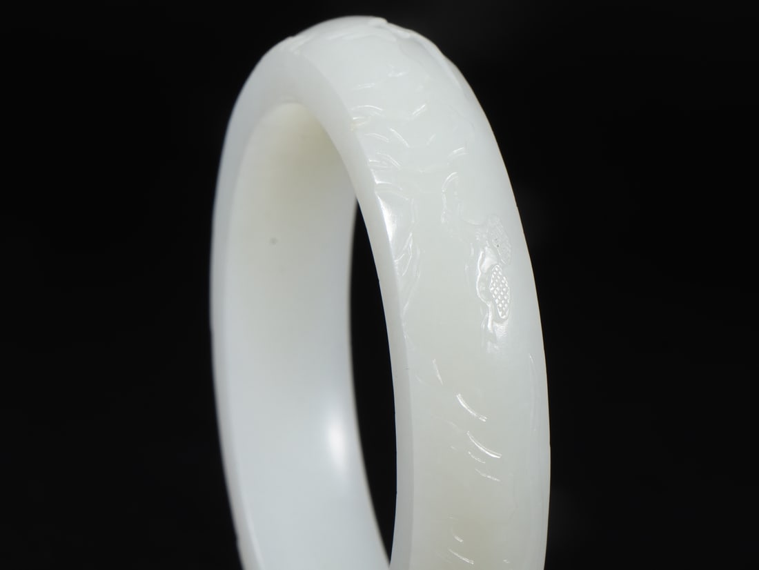 An Exquisite White Jade Landscape Pattern Bracelet - 4