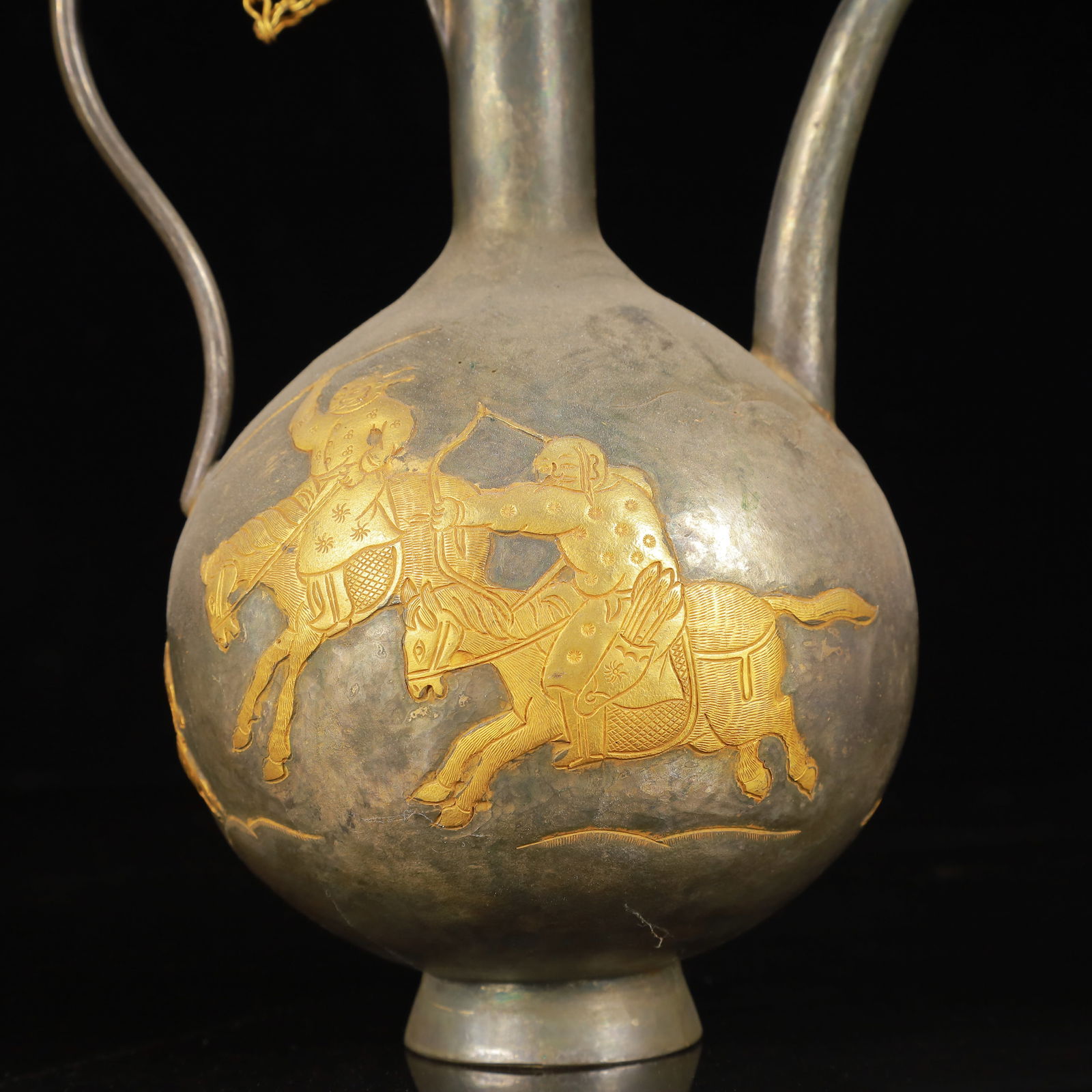 An Exquisite Gilt Silver Figure Pattern Ewer - 3