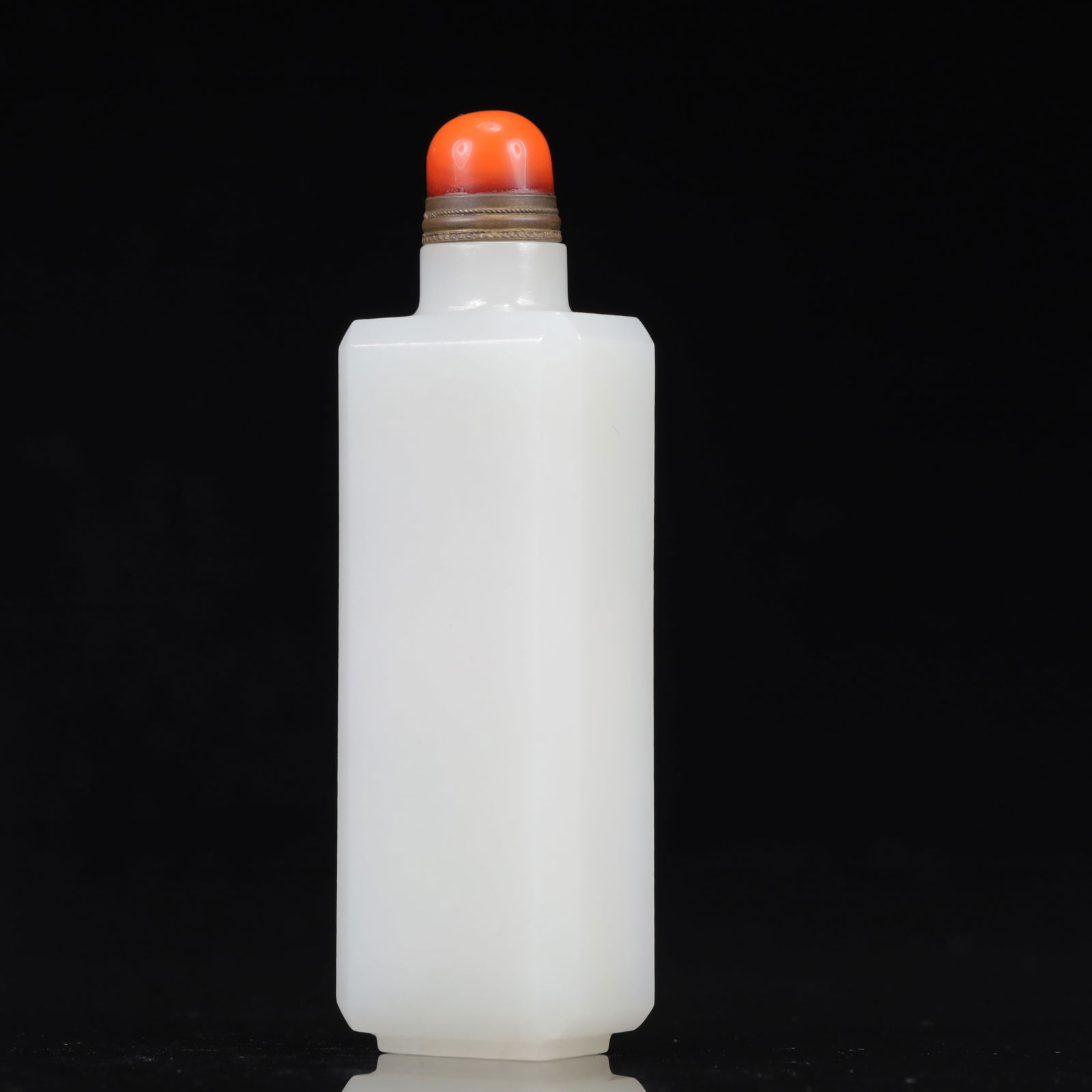 An Exquisite White Jade Snuff Bottle - 2