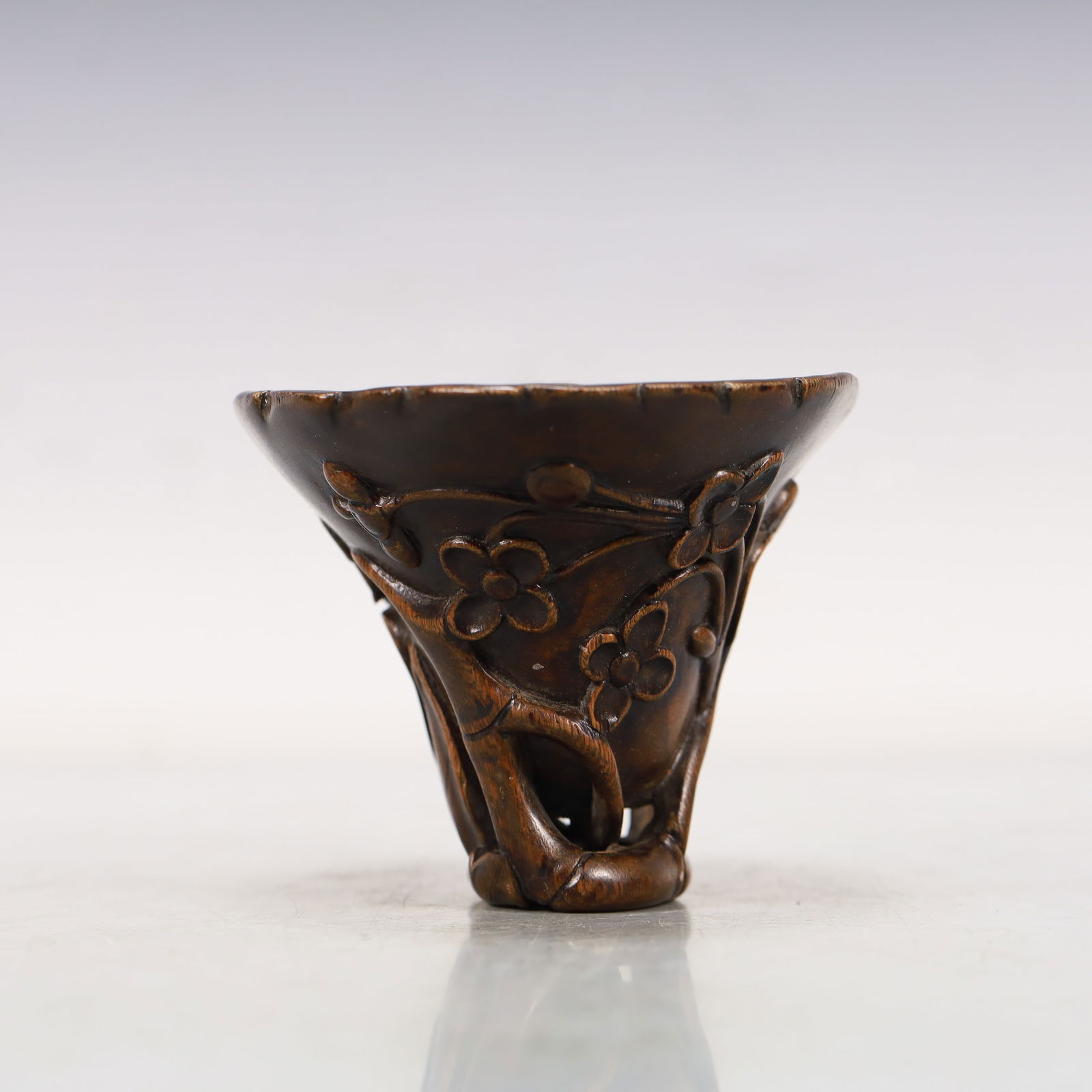 A Brilliant Eaglewood 'Flower' Cup - 6