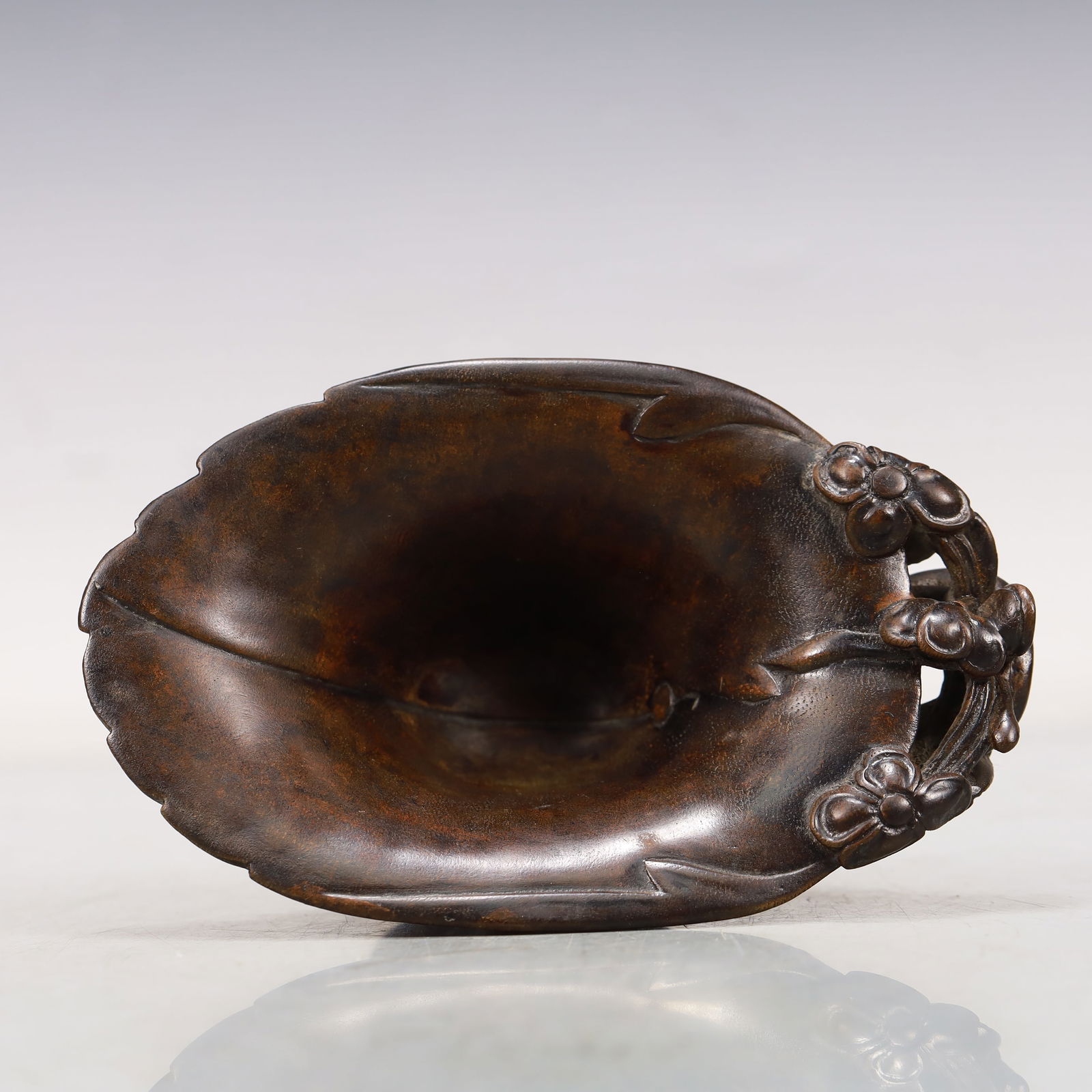 A Brilliant Eaglewood 'Flower' Cup - 7