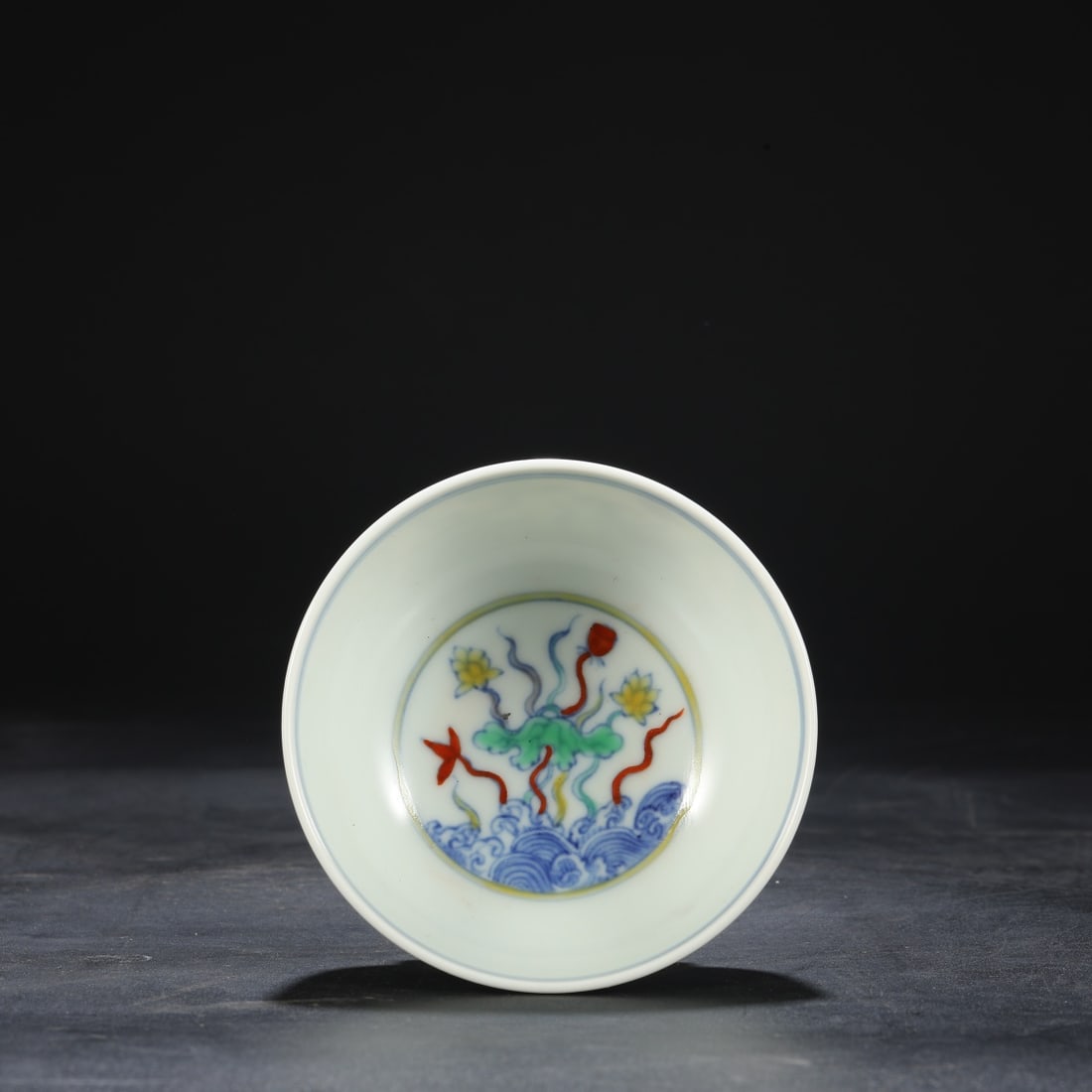 An Exquisite Doucai Hornwort Pattern Cup - 3