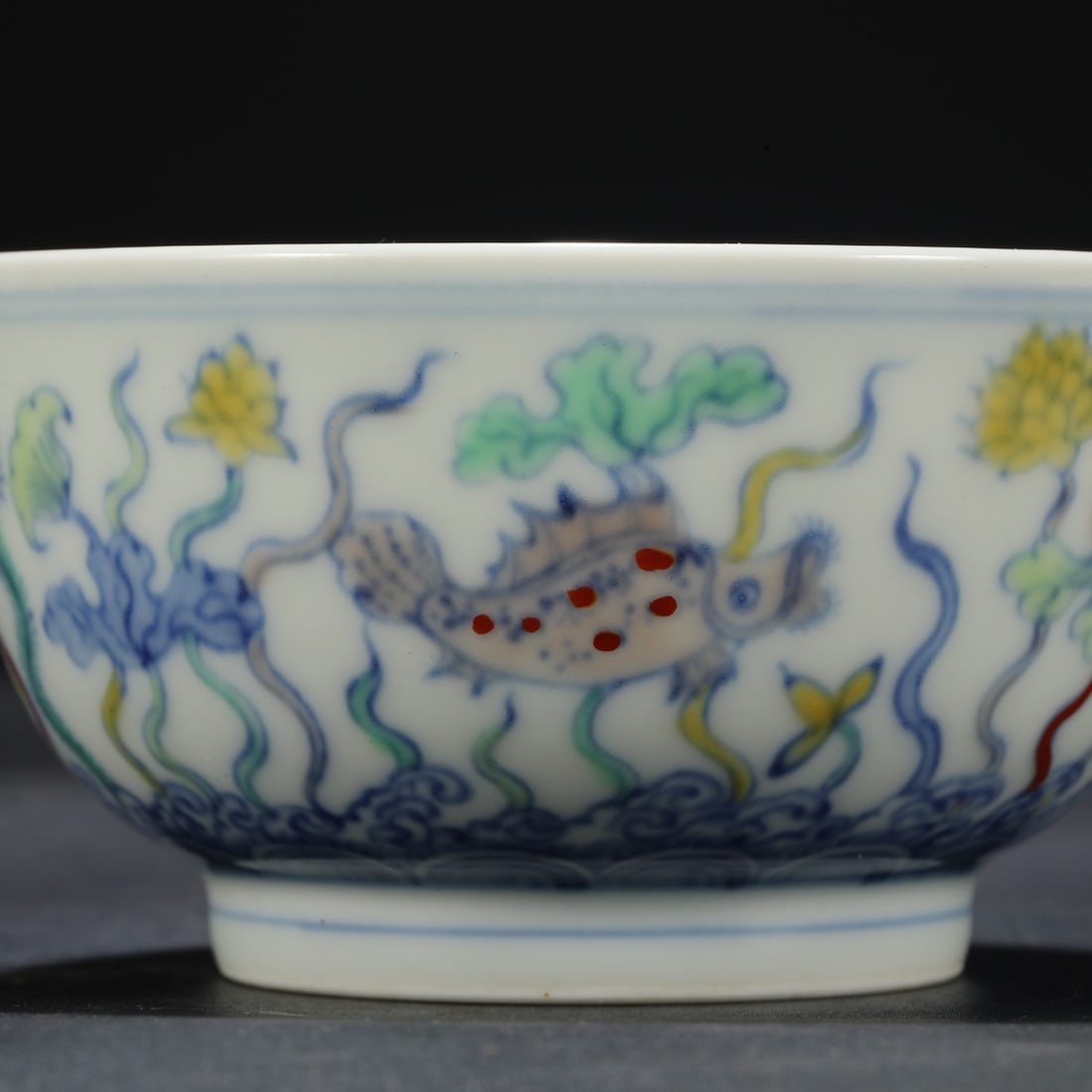 An Exquisite Doucai Hornwort Pattern Cup - 7