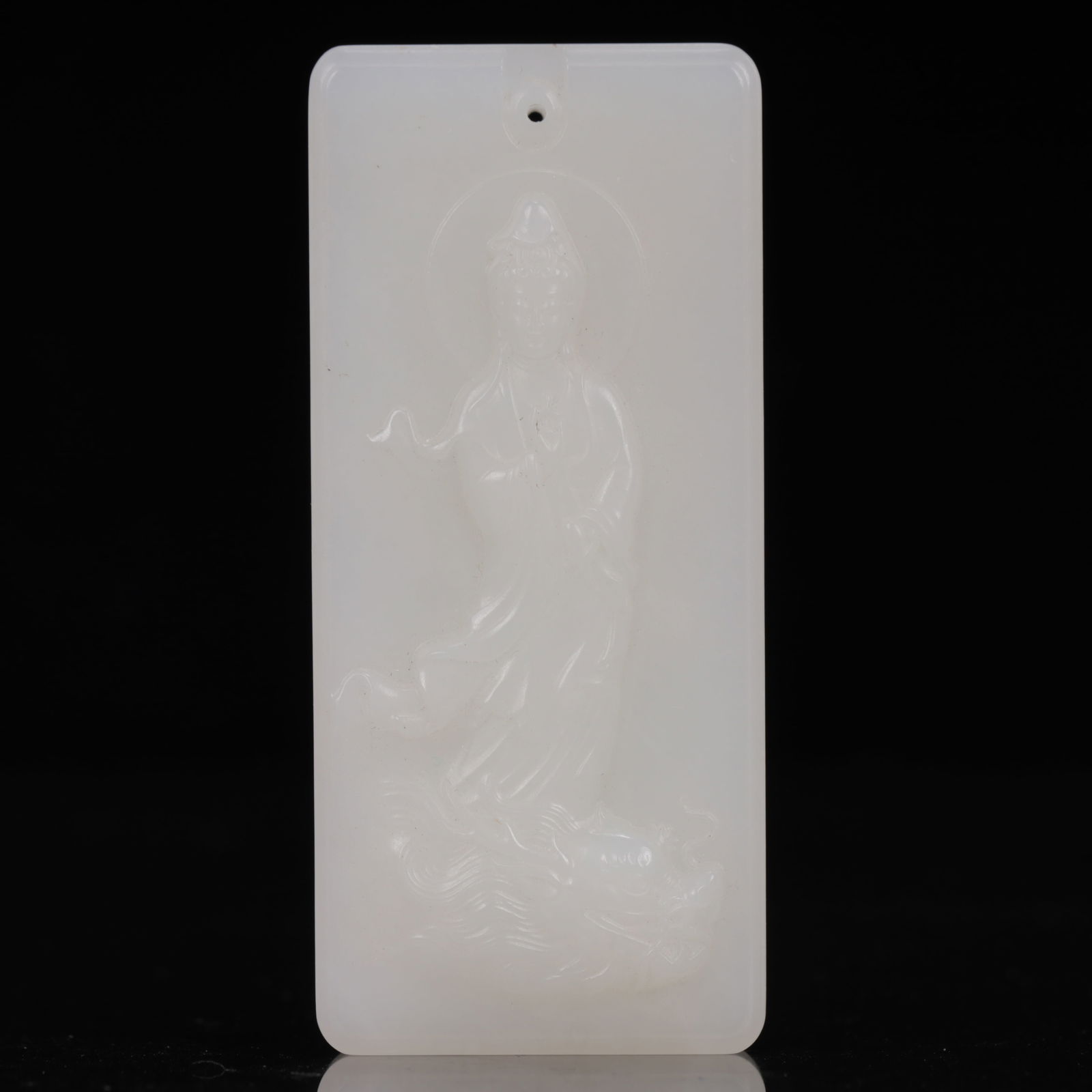 An Exquisite White Jade Statue of Avalokitesvara Pendant: An Exquisite White Jade Statue of Avalokitesvara Pendant,Qing Dynasty, China,Size:1.6inx0.4inx3.1in,Weight:108g 白玉观音像牌,中国清代