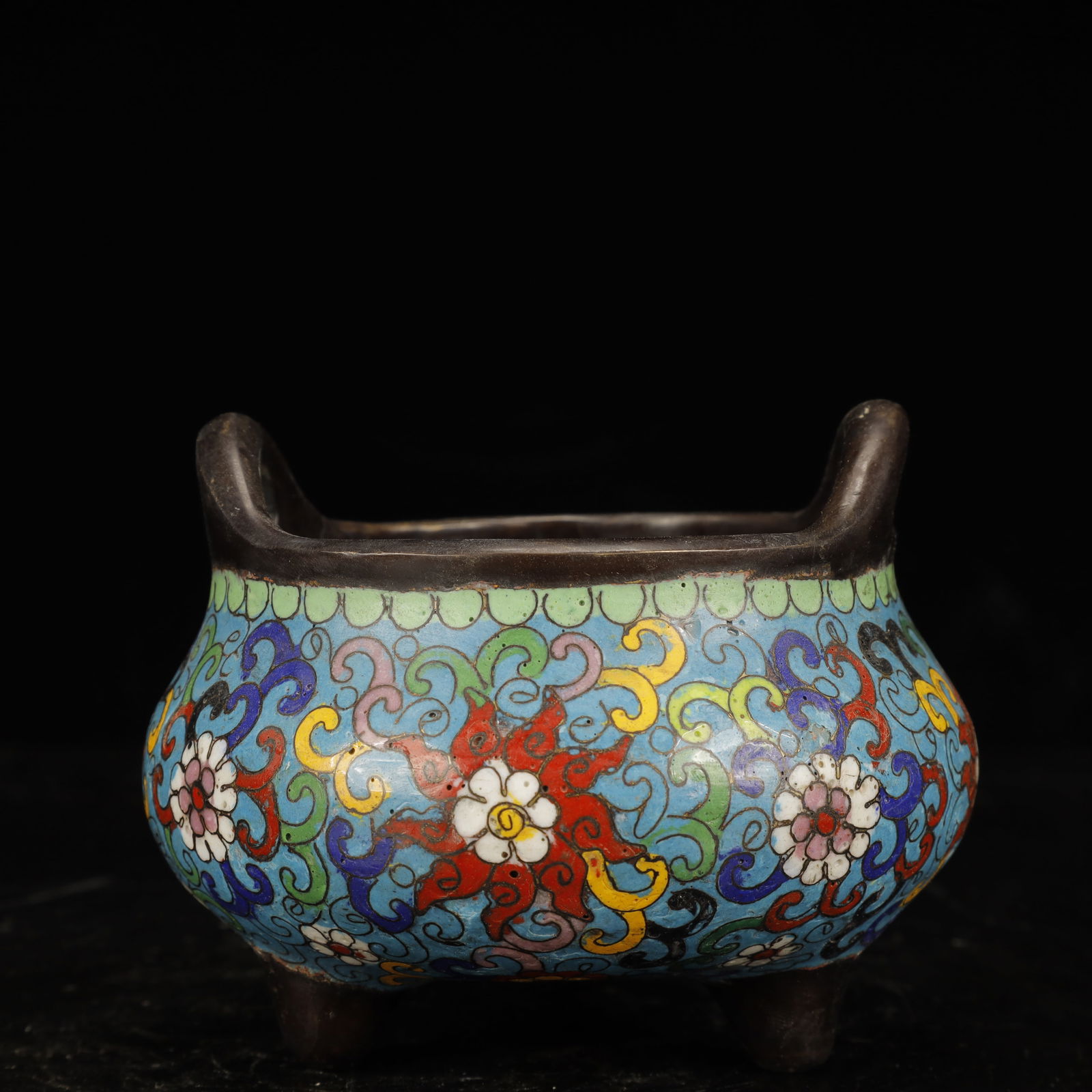 An Ecmxquisite Cloisonne Lotus Pattern Double-Ears Censer: An Exquisite Cloisonne Lotus Pattern Double-Ears Censer,Qing Dynasty, China,Qianlong Four-character Mark,Size:5.1inx3.9in,Weight:1000g 