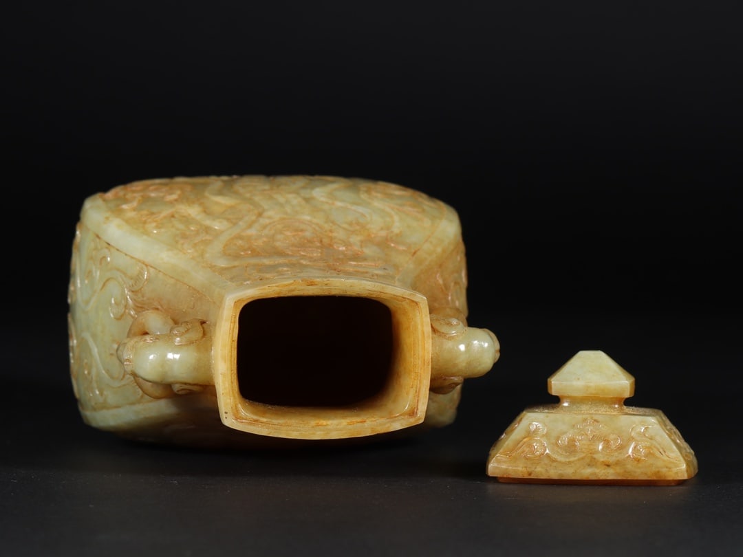 A Fine White Jade Figure Pattern Double-Ears Vase - 8