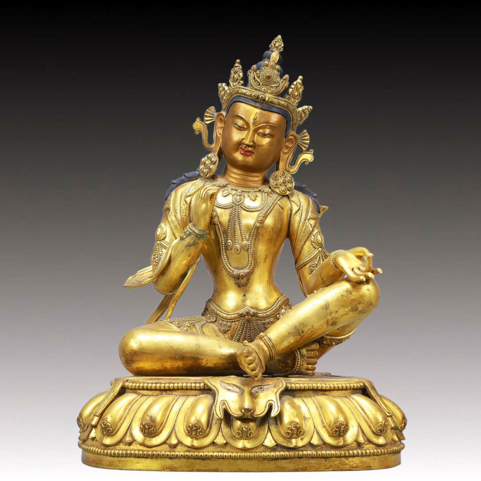 A Solemn Gilt Bronze White Statue of Tara: A Solemn Gilt Bronze White Statue of Tara,Ming Dynasty, China,Size:13inx9.4inx18.1in Weight:19900g 铜鎏金白度母,中国明代
