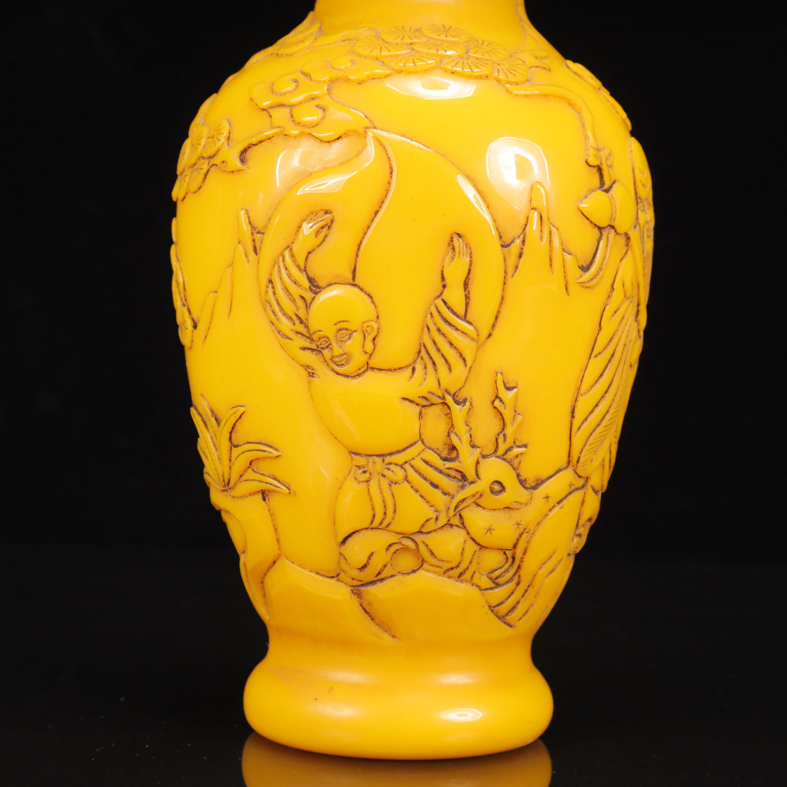 An Exquisite Glass Figure Pattern Vase - 10