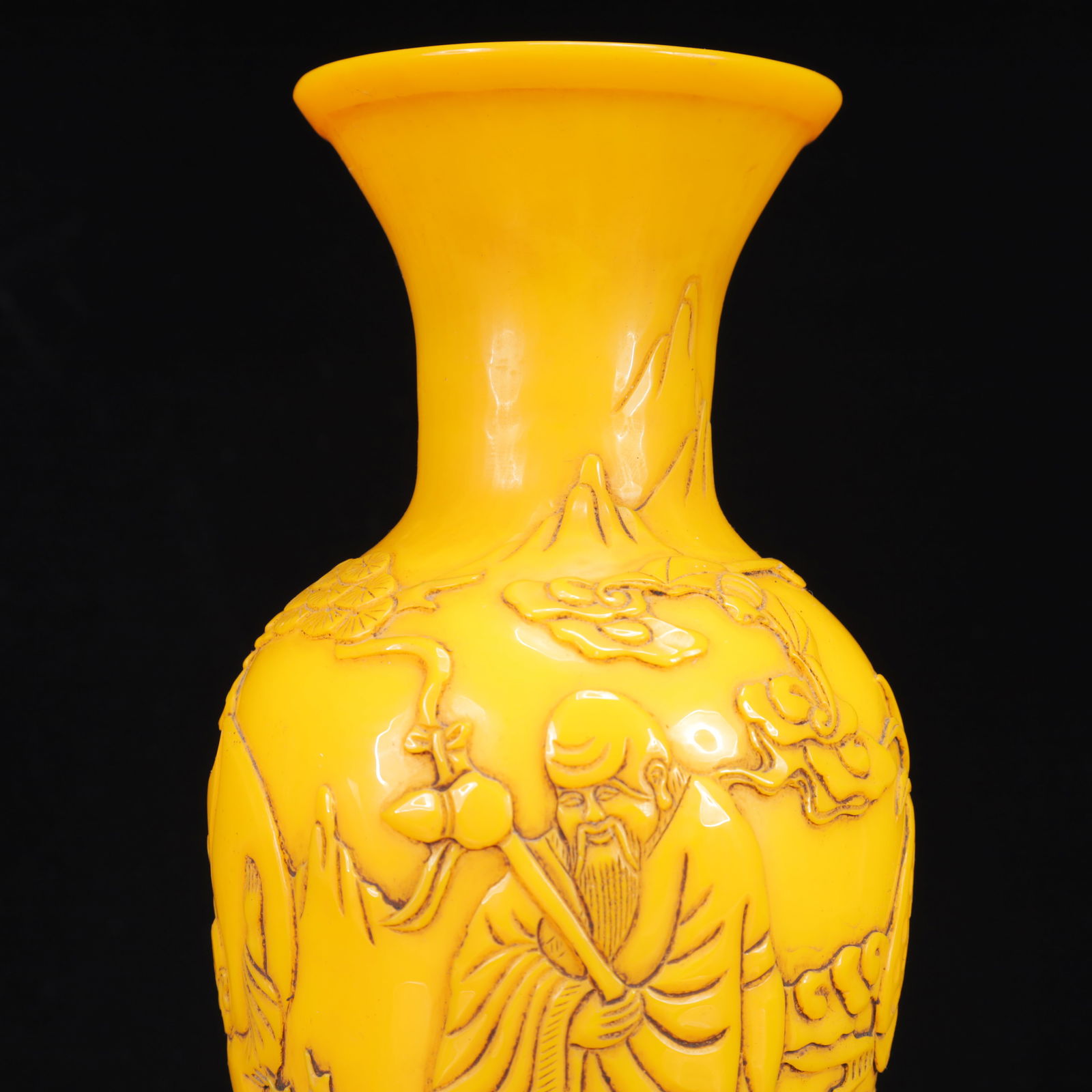 An Exquisite Glass Figure Pattern Vase - 2