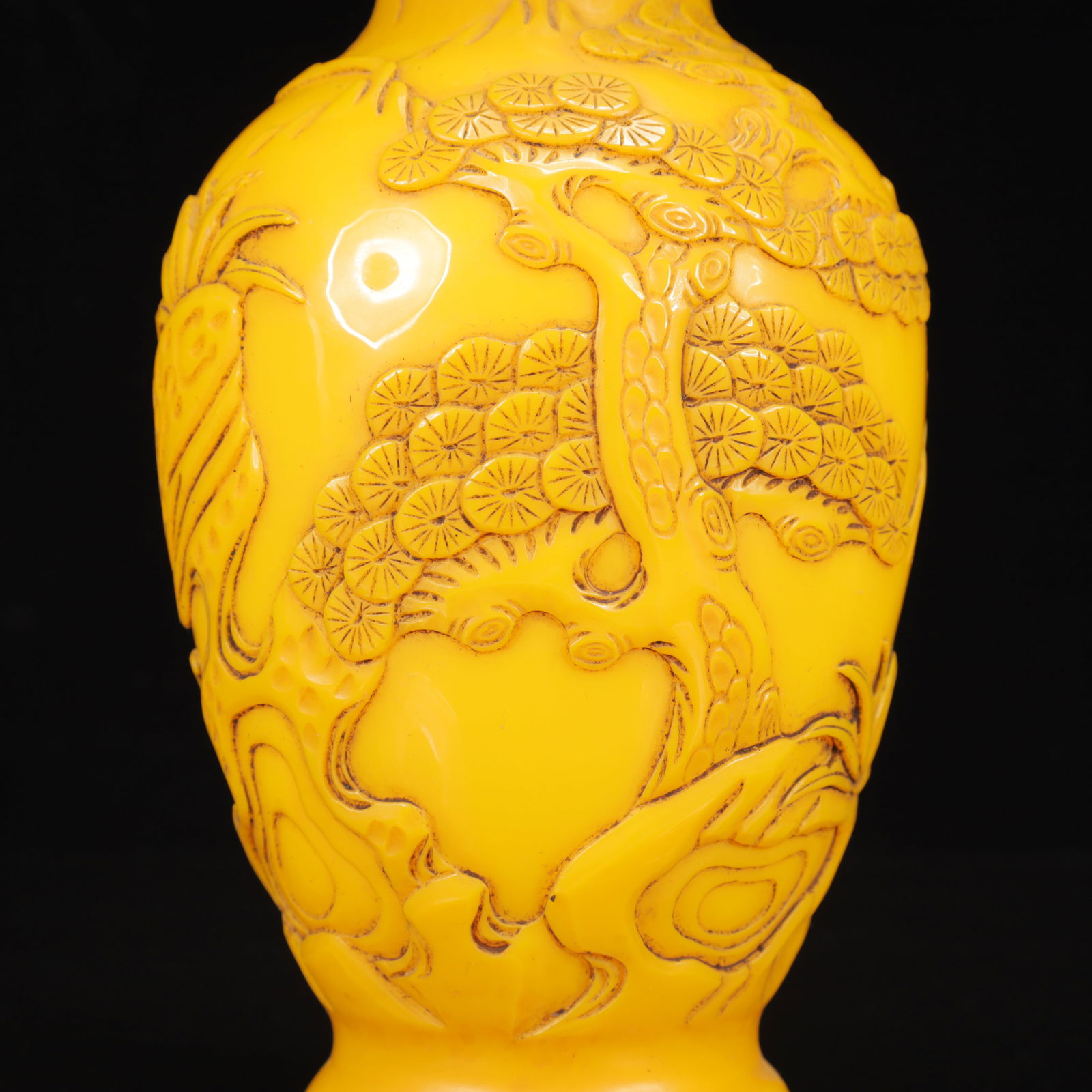An Exquisite Glass Figure Pattern Vase - 6
