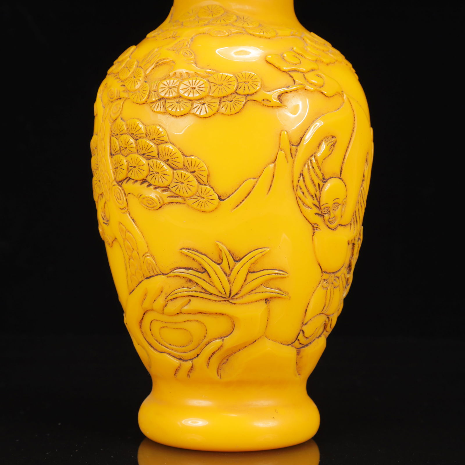 An Exquisite Glass Figure Pattern Vase - 8