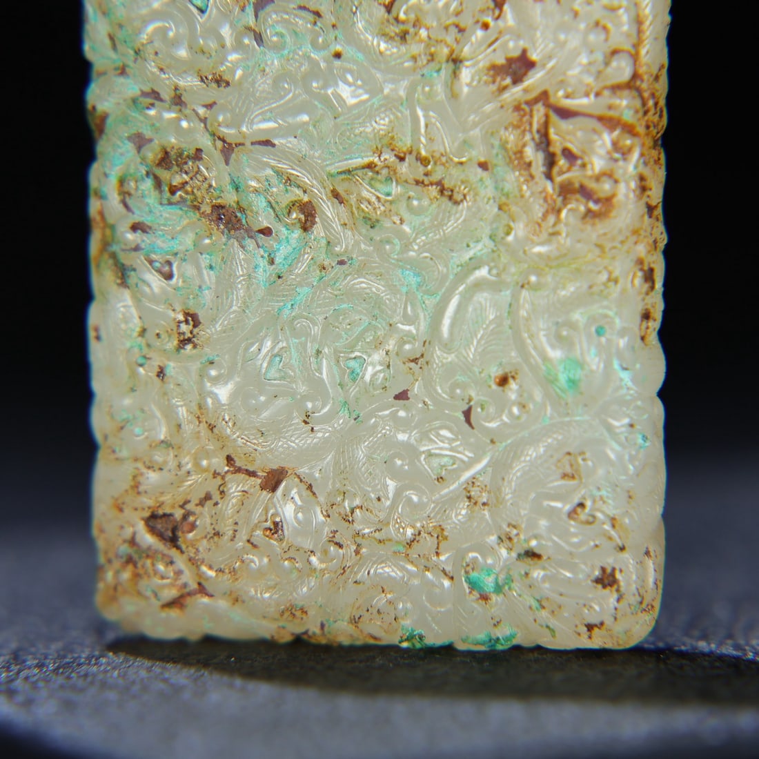 An Exquisite White Jade Dragon Pattern Pendant - 3