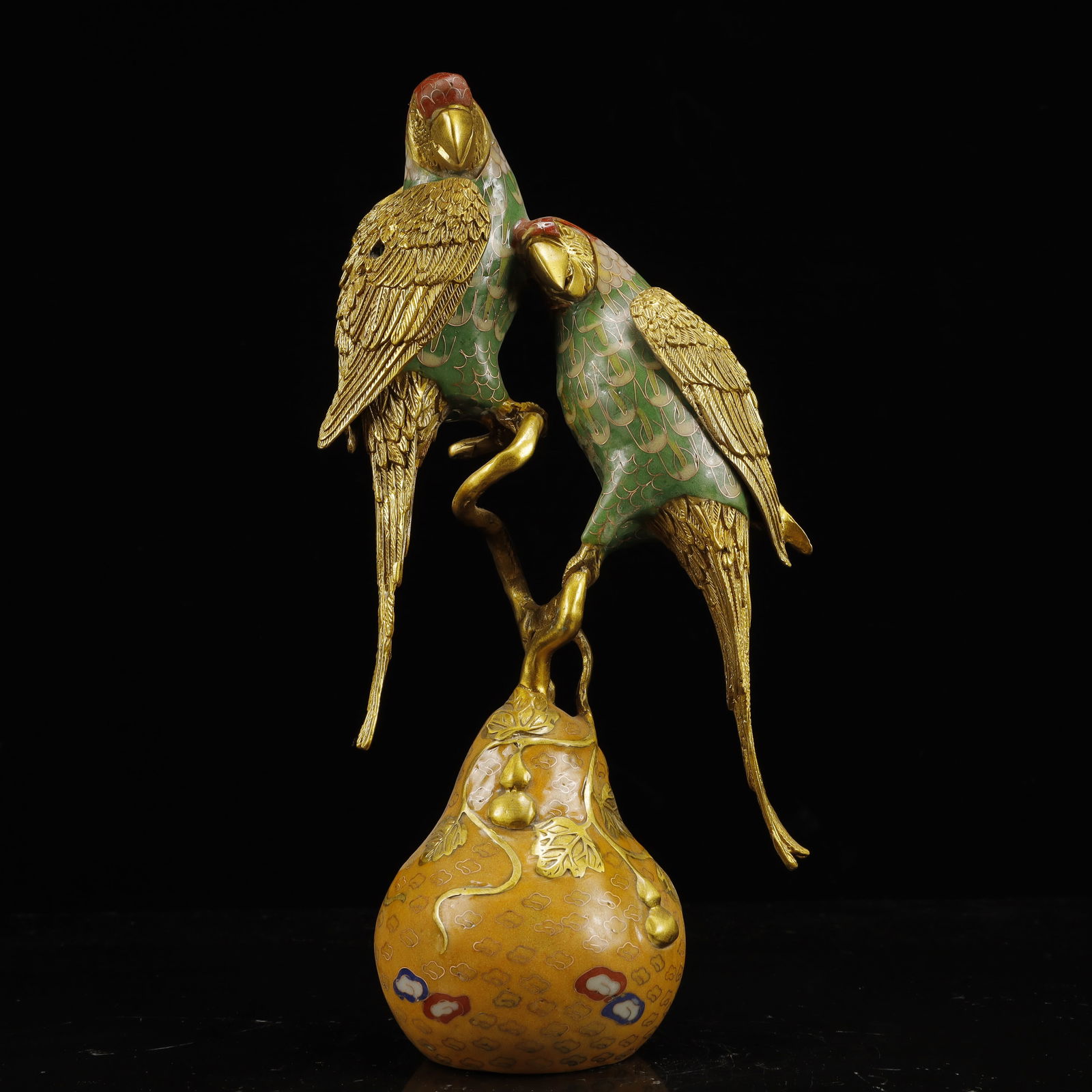 A Huge Cloisonne Parrot Censer: A Huge Cloisonne Parrot Censer,Qing Dynasty, China,Qianlong Four-character Mark,Size:7.5inx4.3inx13.4in,Weight:2750g 