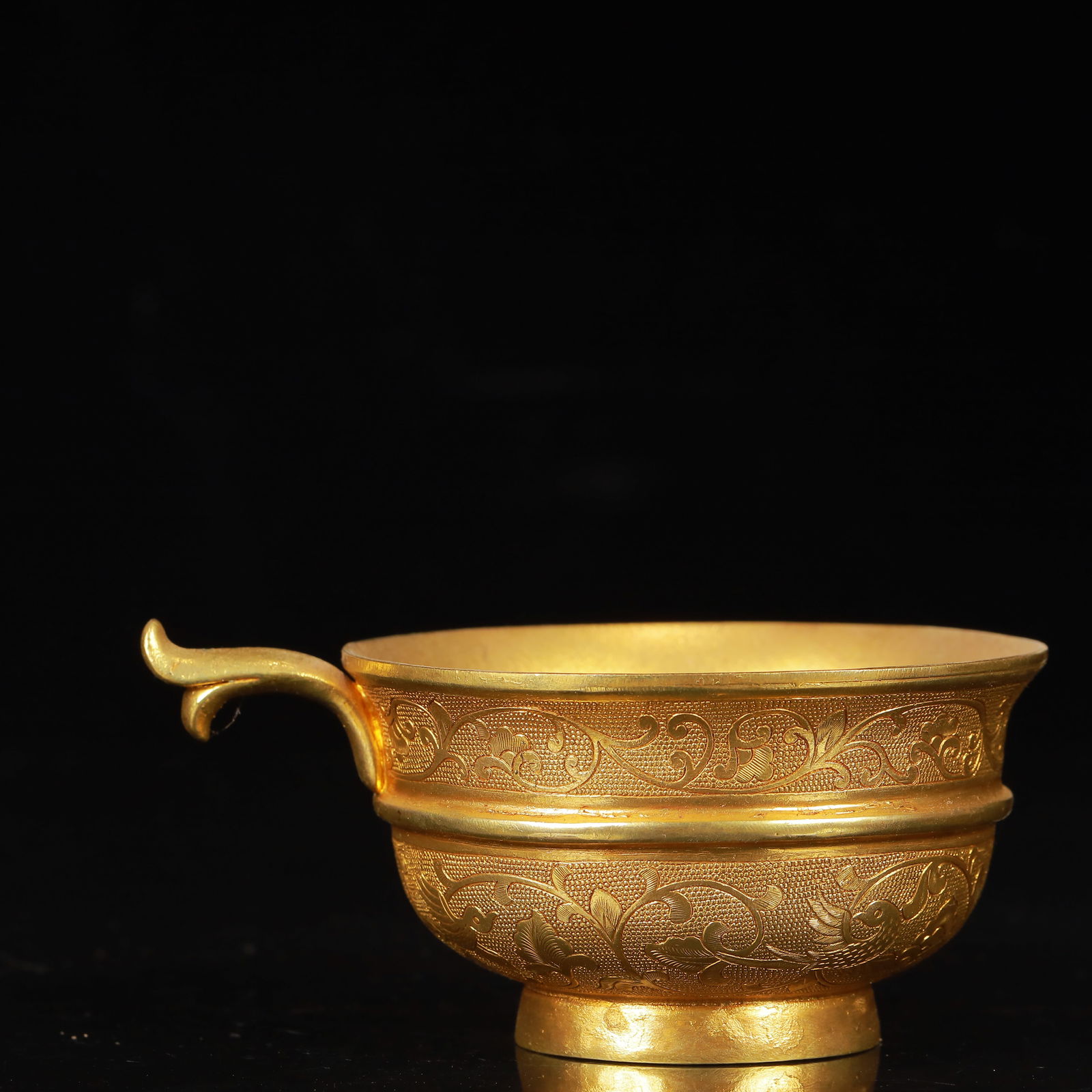 An Exquisite Gilt Bronze Lotus Pattern Cup - 5