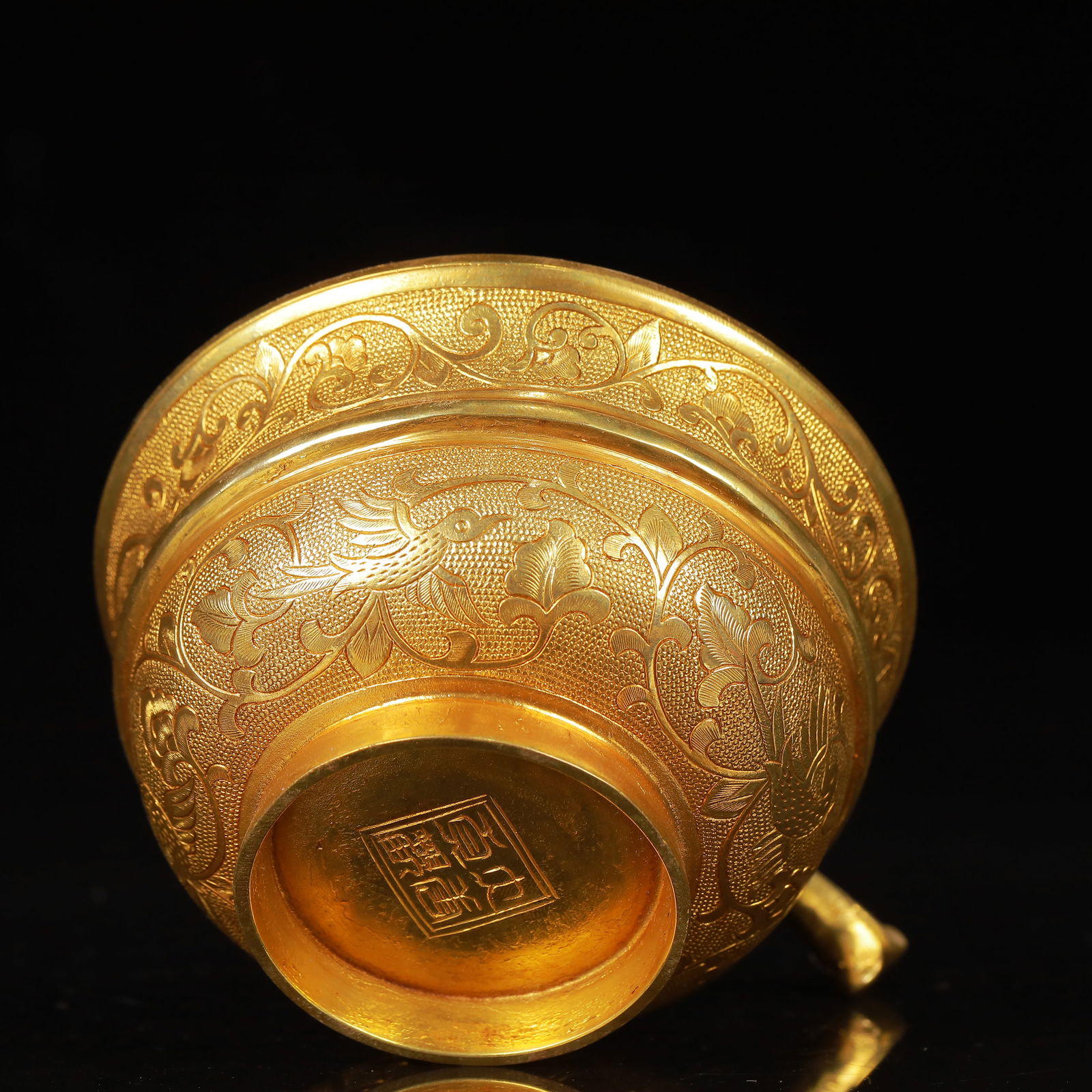 An Exquisite Gilt Bronze Lotus Pattern Cup - 8