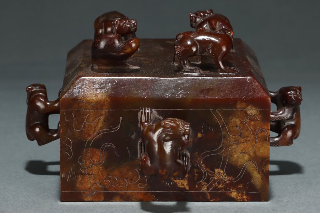 An Exquisite Archaic Jade Beast Pattern Seal - 3