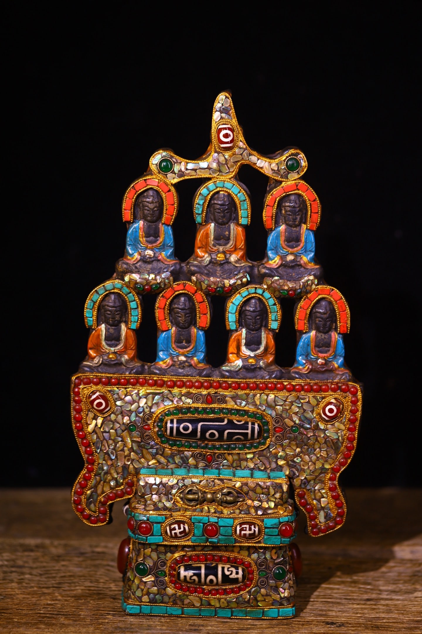 A Rare Meteorite Inlaid Dzi Bead and Turquoise Buddha Statue: A Rare Meteorite Inlaid Dzi Bead and Turquoise Buddha Statue,Size:11.8inx6.7in,Weight:2800g 陨石嵌天珠和绿松石佛像