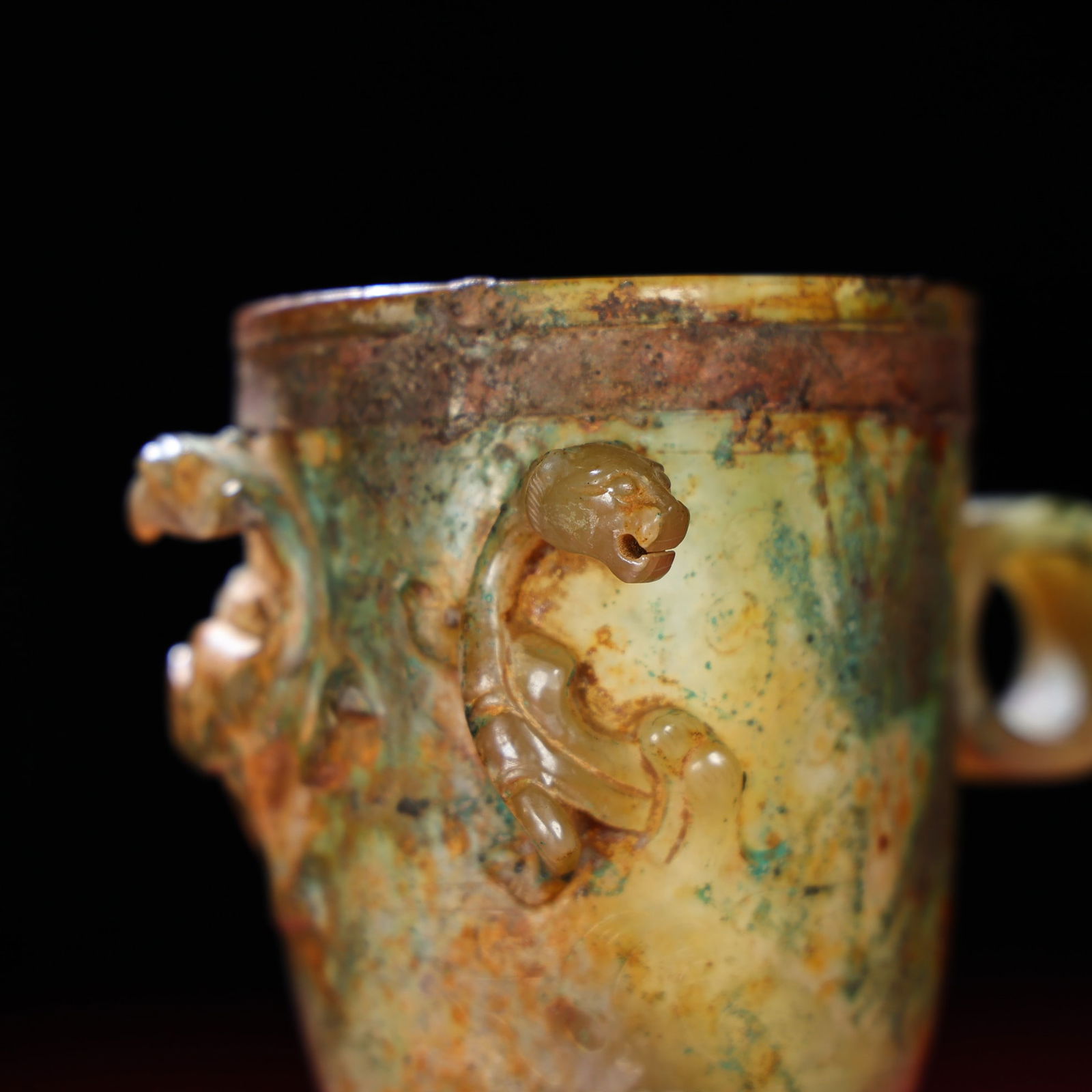An Exquisite Archaic Jade Chi-Dragon Pattern Cup - 3