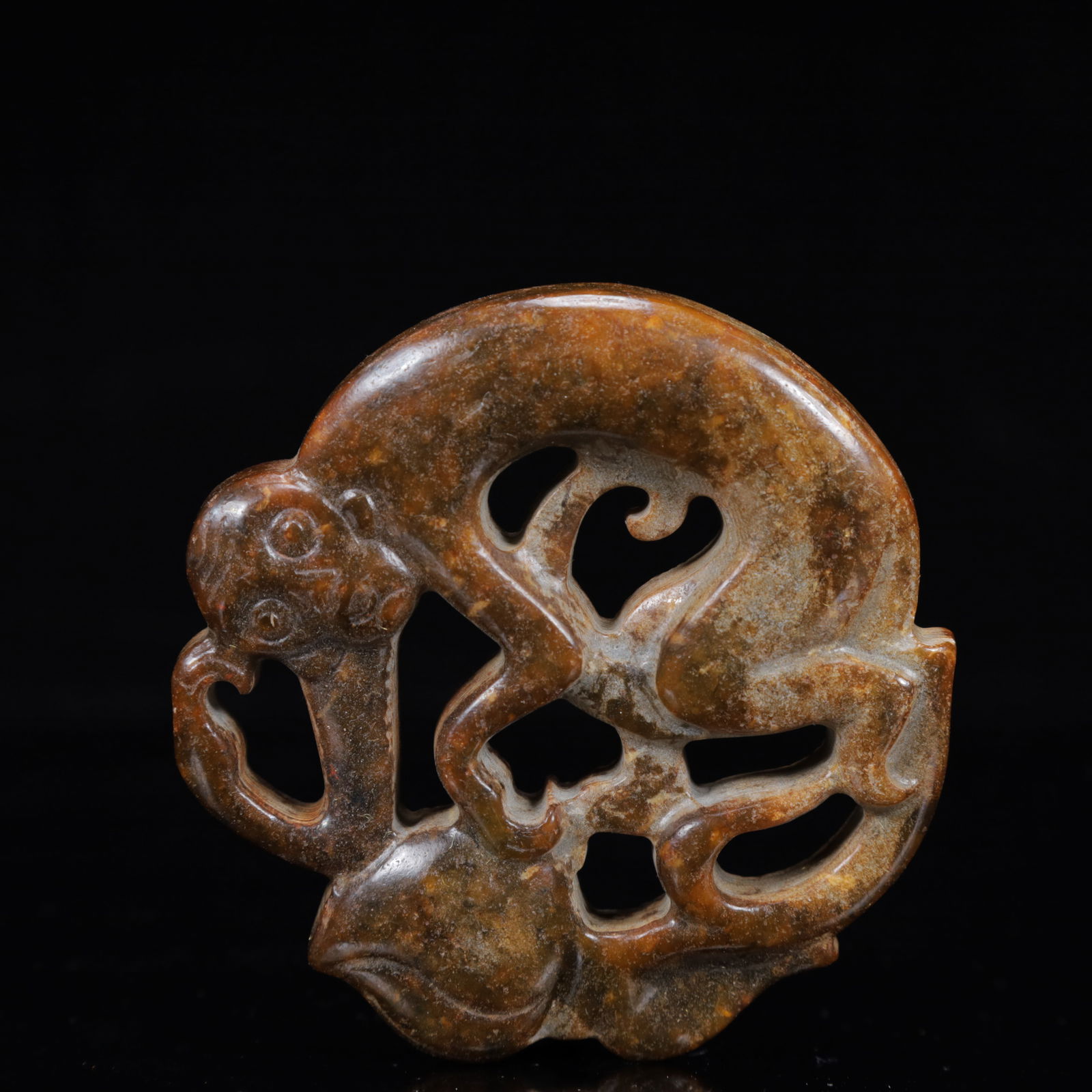 A Rare Gaogu yu Monkey Pendant: A Rare Gaogu yu Monkey Pendant,Ancient Time,China,Size:3.1inx0.4inx3.1in,Weight:99g 高古玉猴子挂件,中国远古时期