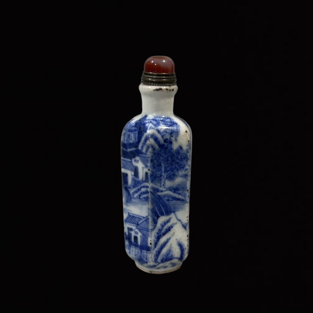 An Exquisite Blue and White Landscape Pattern Snuff Bottle (1 of 7)