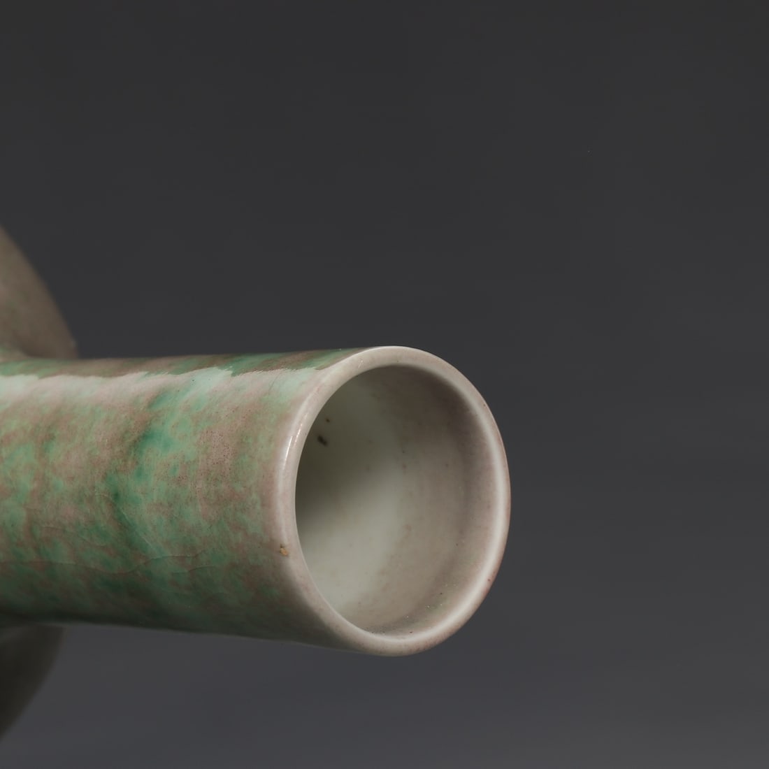 An Exquisite PeachBloom-Glazed Vase - 8