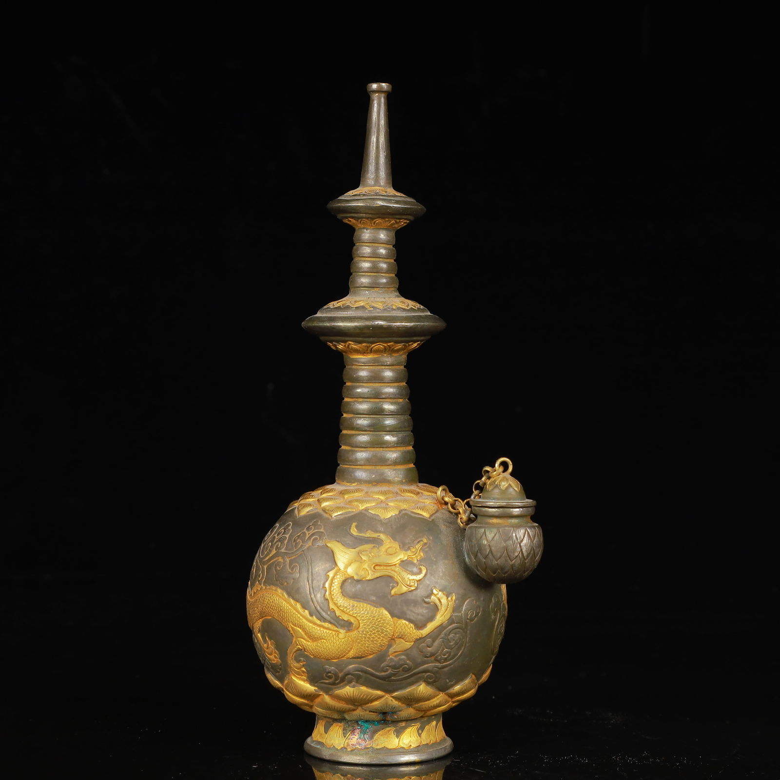 An Exquisite Gilt Silver Dragon Pattern Vase - 4