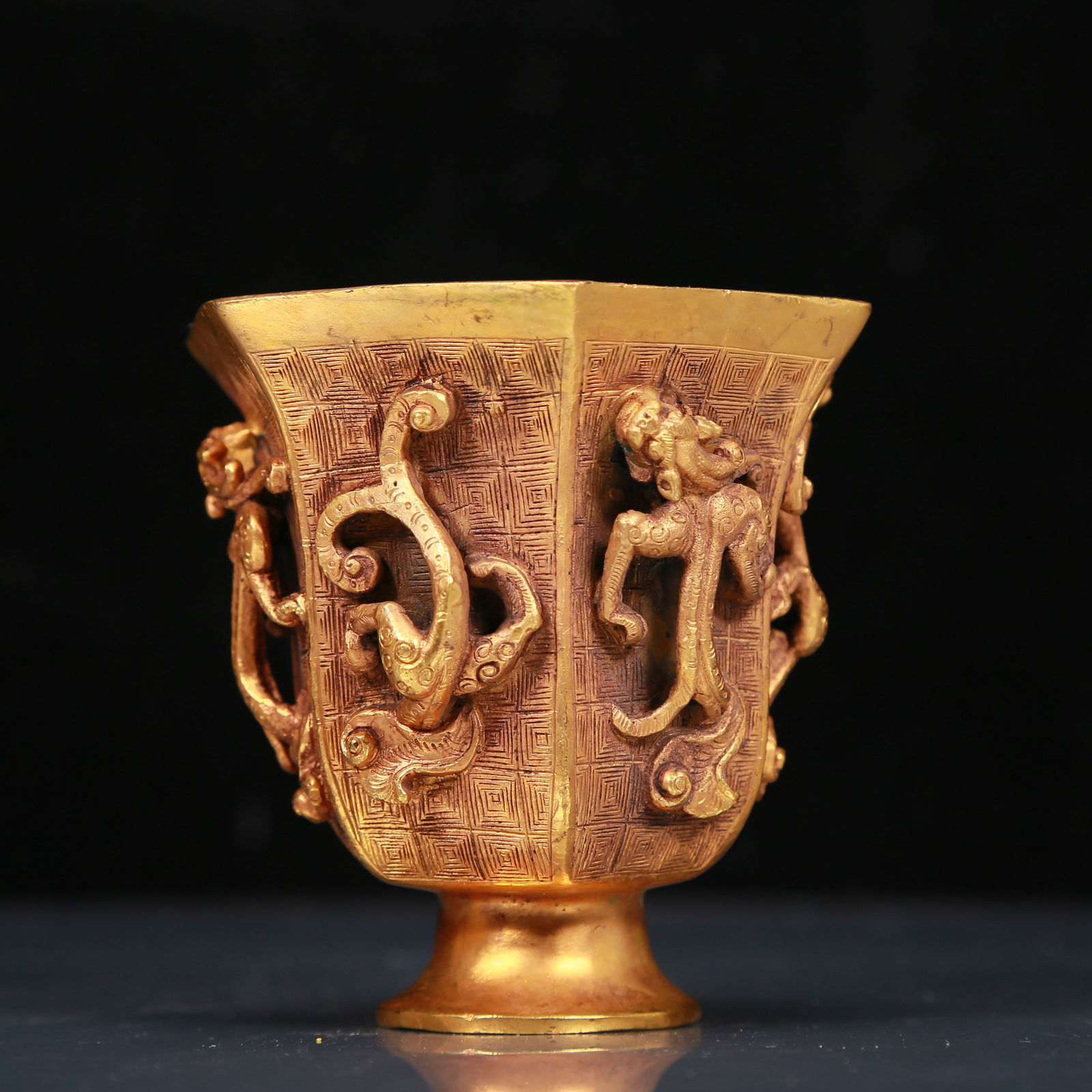 An Exquisite Silver Gilt Chi-Dragon Pattern Cup - 4