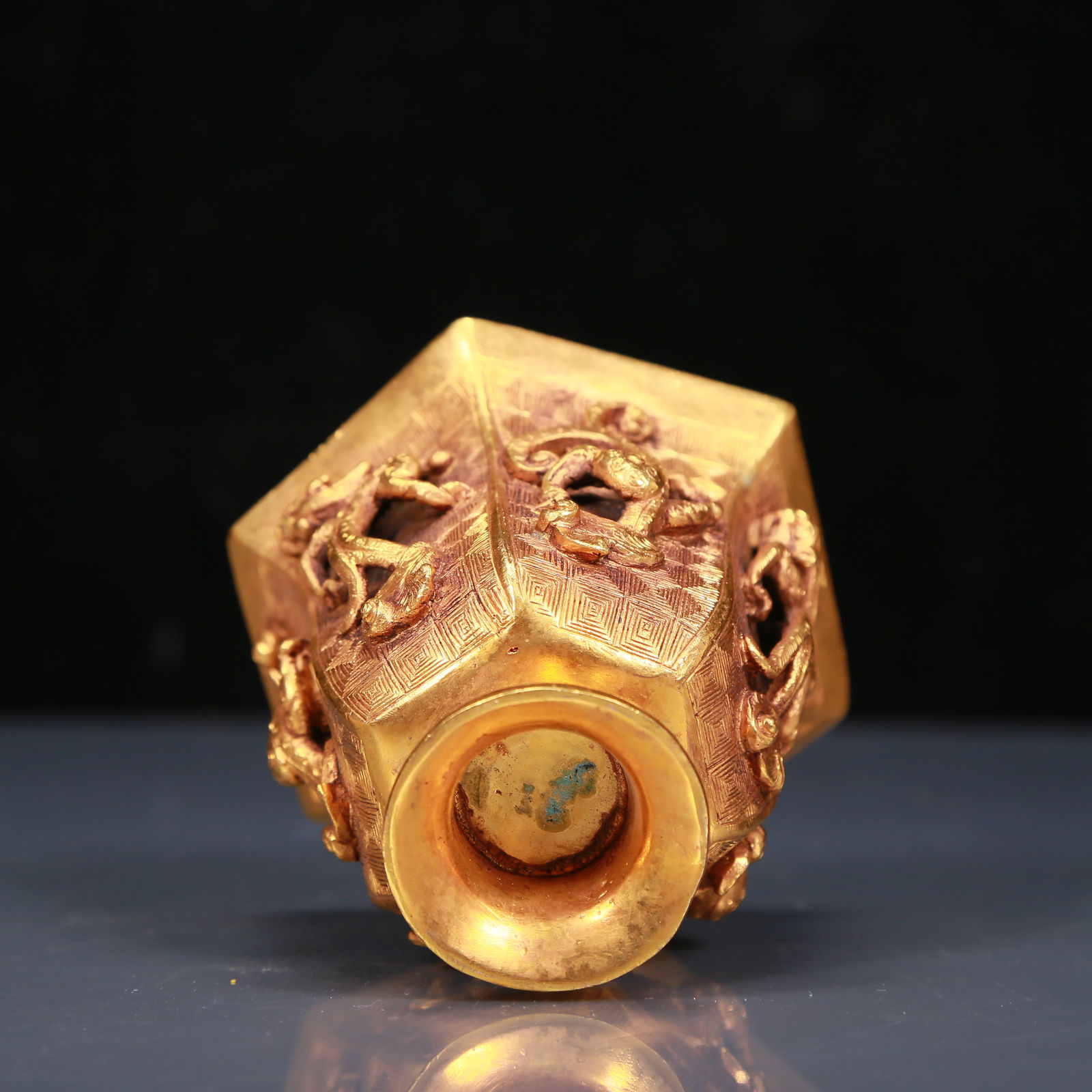 An Exquisite Silver Gilt Chi-Dragon Pattern Cup - 6