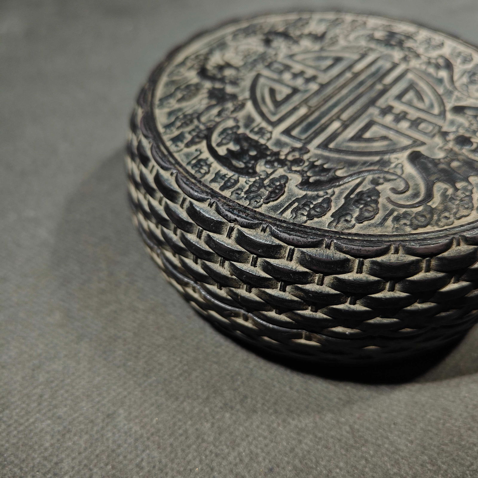 An Exquisite Bats and Peach Pattern Inkstone - 4