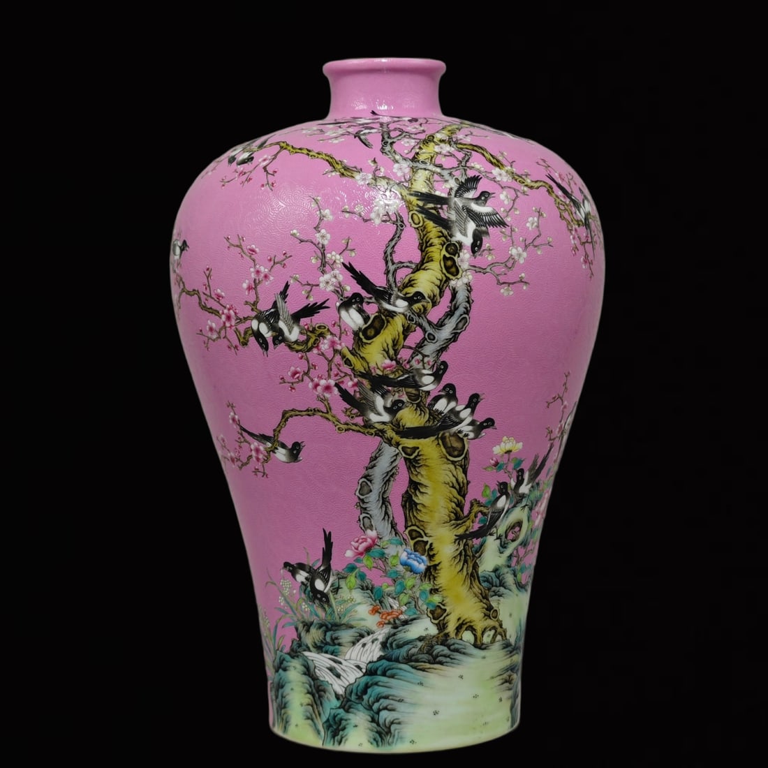 An Exquisite Famille-Rose Flower and Bird Pattern Vase: An Exquisite Famille-Rose Flower and Bird Pattern Vase,Qing Dynasty,China,Yongzheng Six-character Mark,Size:14.6inx9.4in 粉彩花鸟纹瓶,中国清ߣ