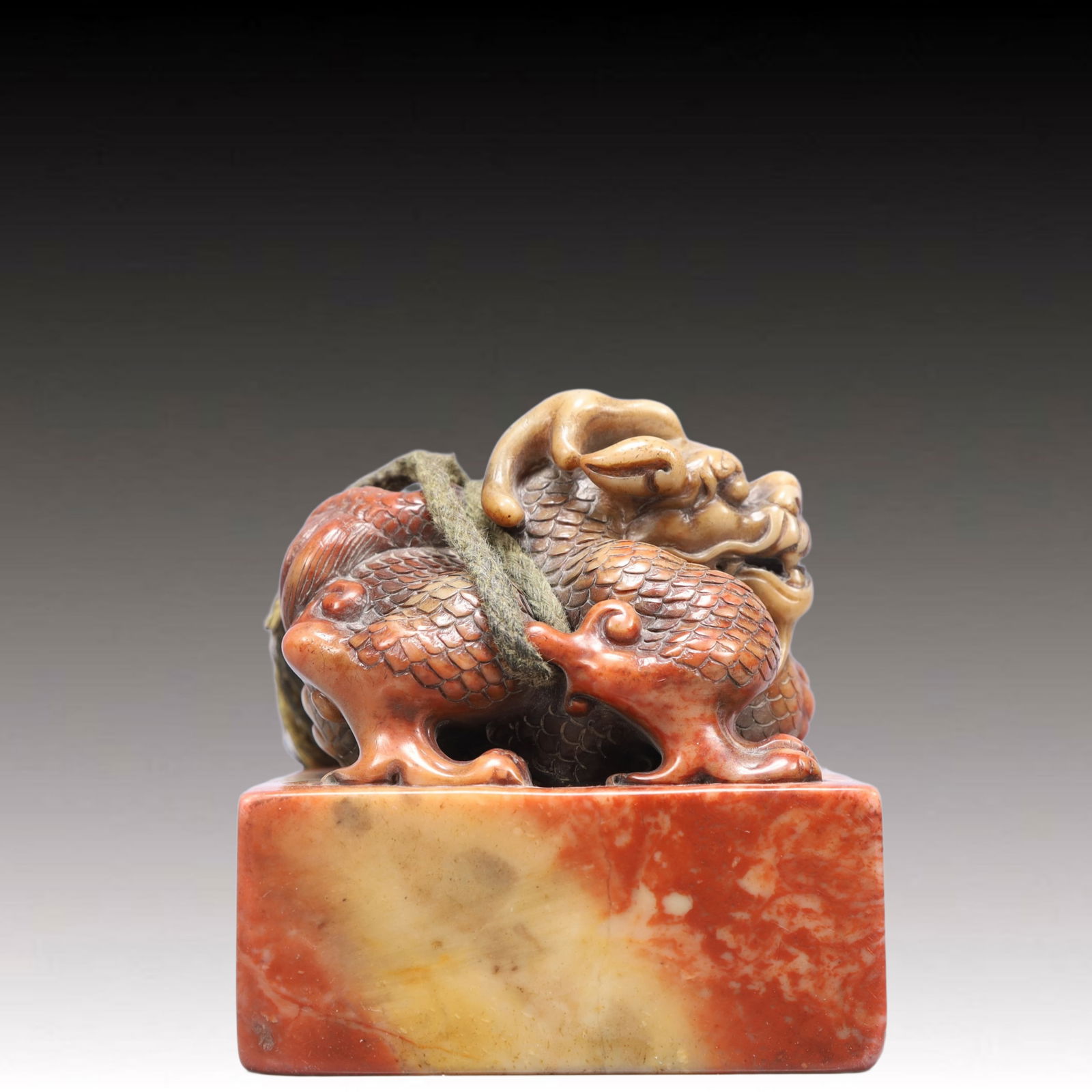 An Exquisite Shoushan Stone Dragon Pattern Seal: An Exquisite Shoushan Stone Dragon Pattern Seal,Qing Dynasty, China,Qianlong Mark,Size:3.3inx3.5in,Weight:1100g 