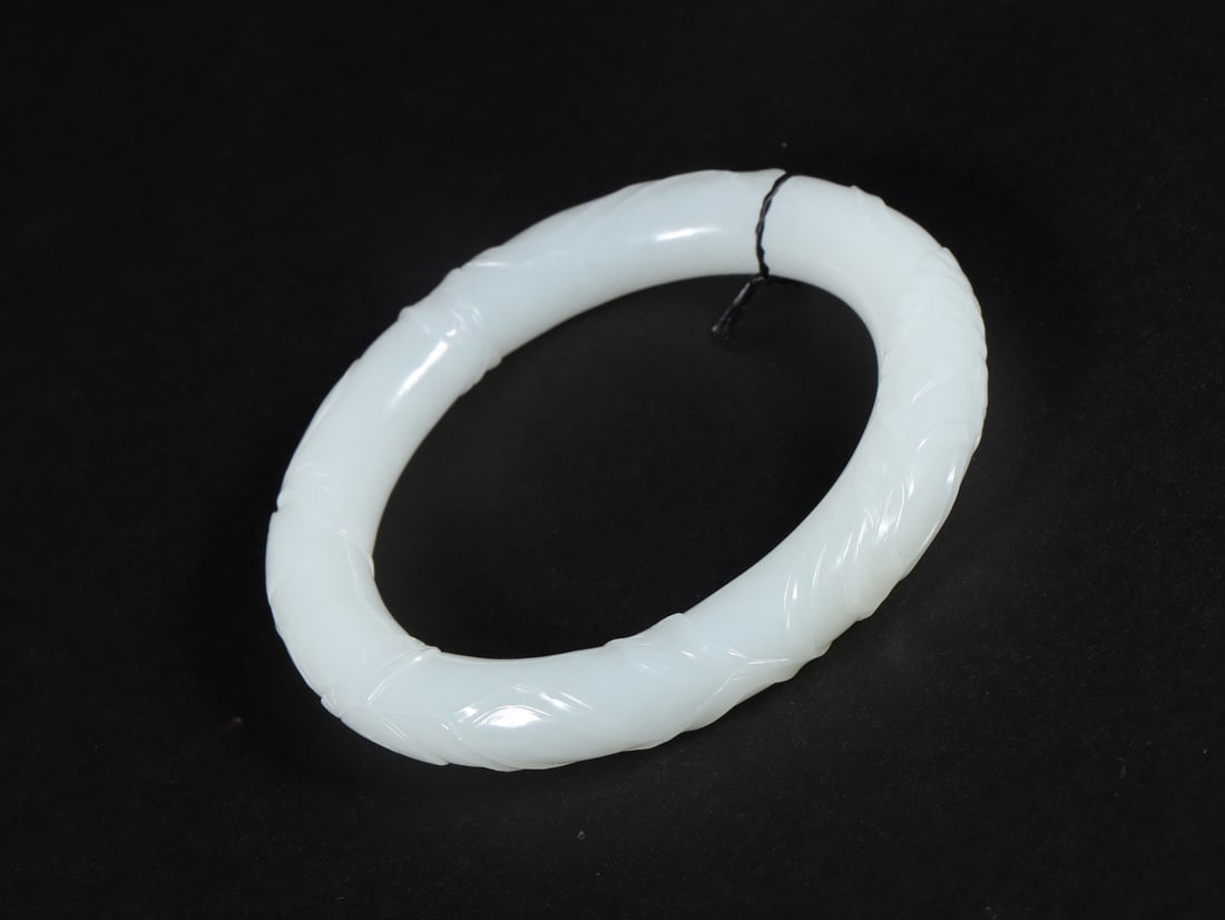 An Exquisite White Jade Bamboo Pattern Bracelet - 3