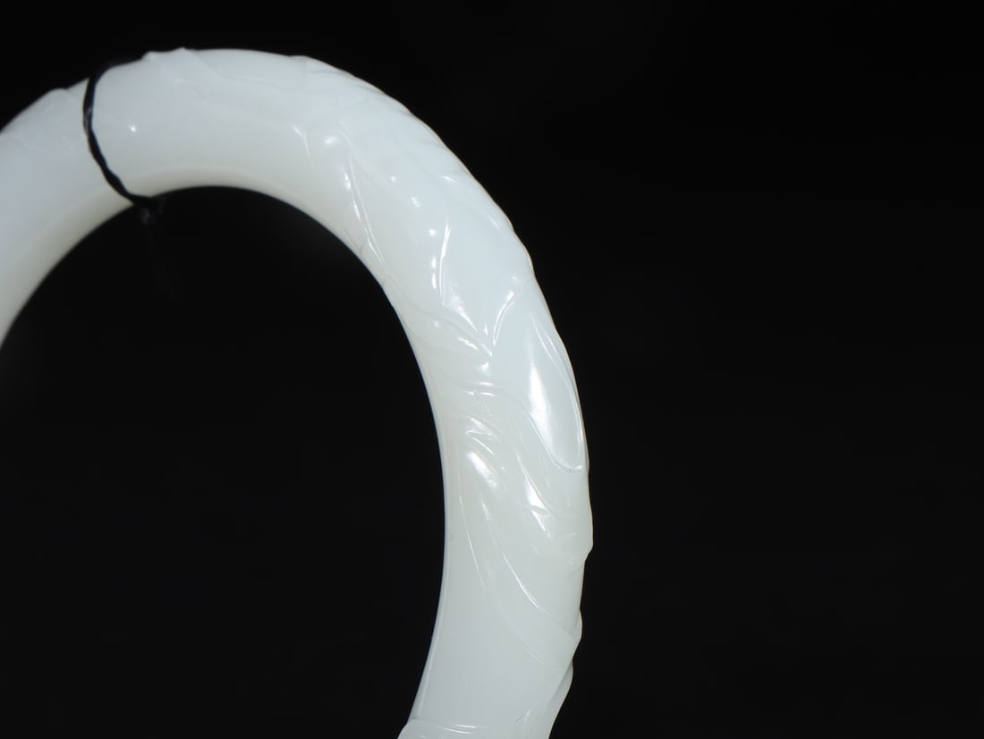 An Exquisite White Jade Bamboo Pattern Bracelet - 9