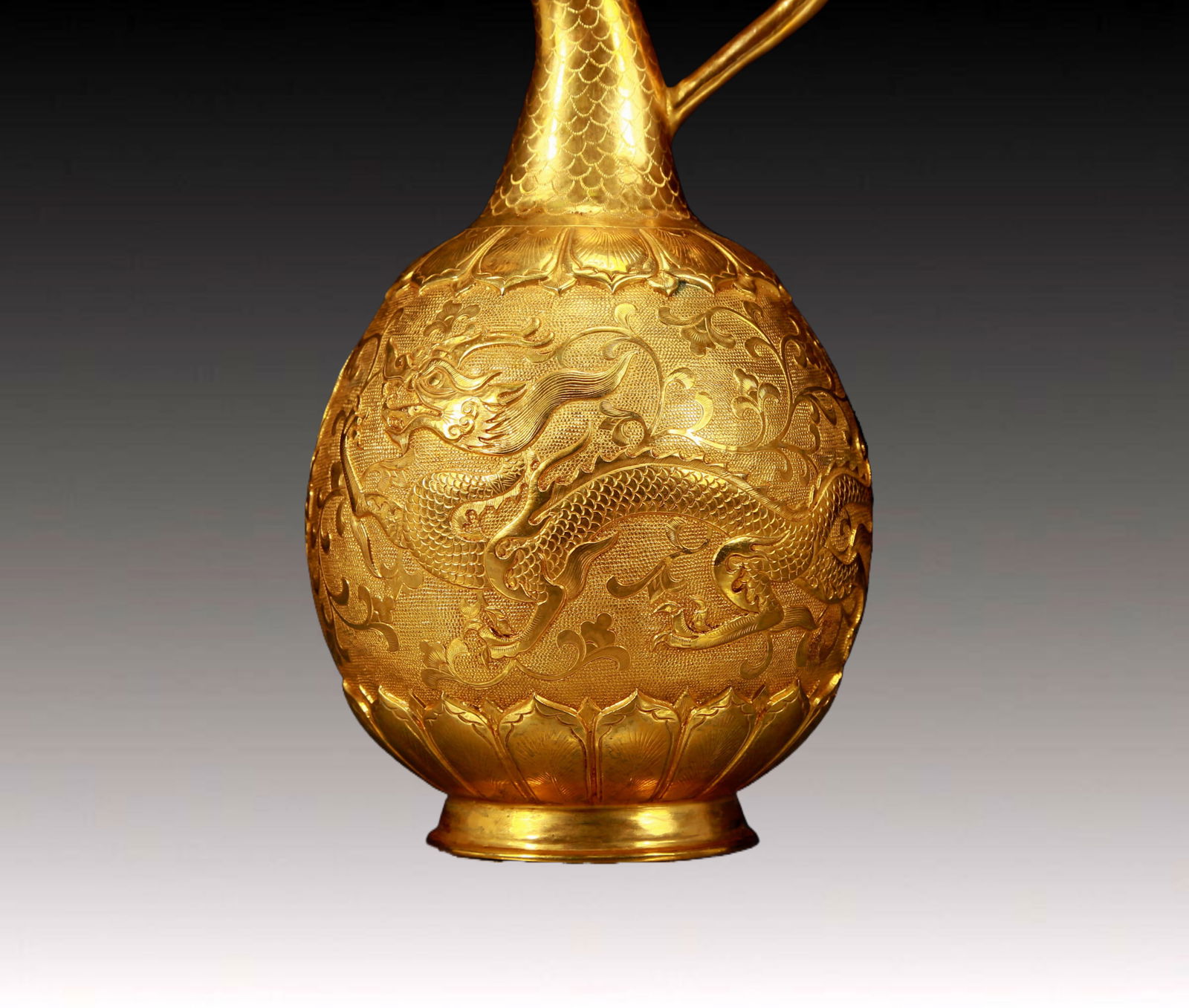 An Exquisite Gilt Bronze Dragon Pattern Ewer - 3