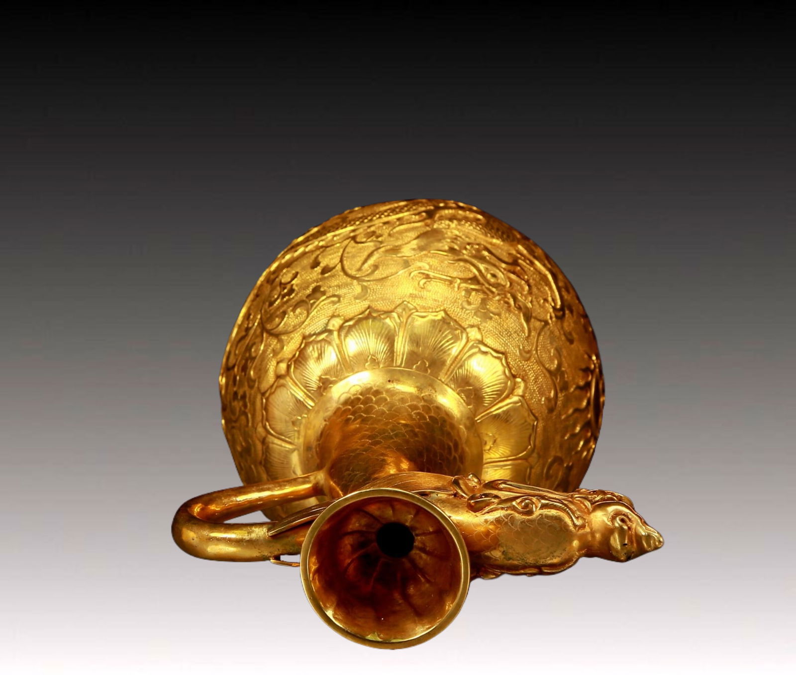 An Exquisite Gilt Bronze Dragon Pattern Ewer - 8