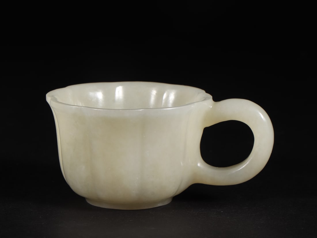 An Exquisite White Jade Cup (1 of 9)