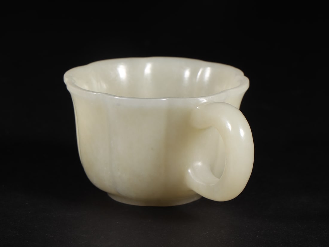An Exquisite White Jade Cup - 2