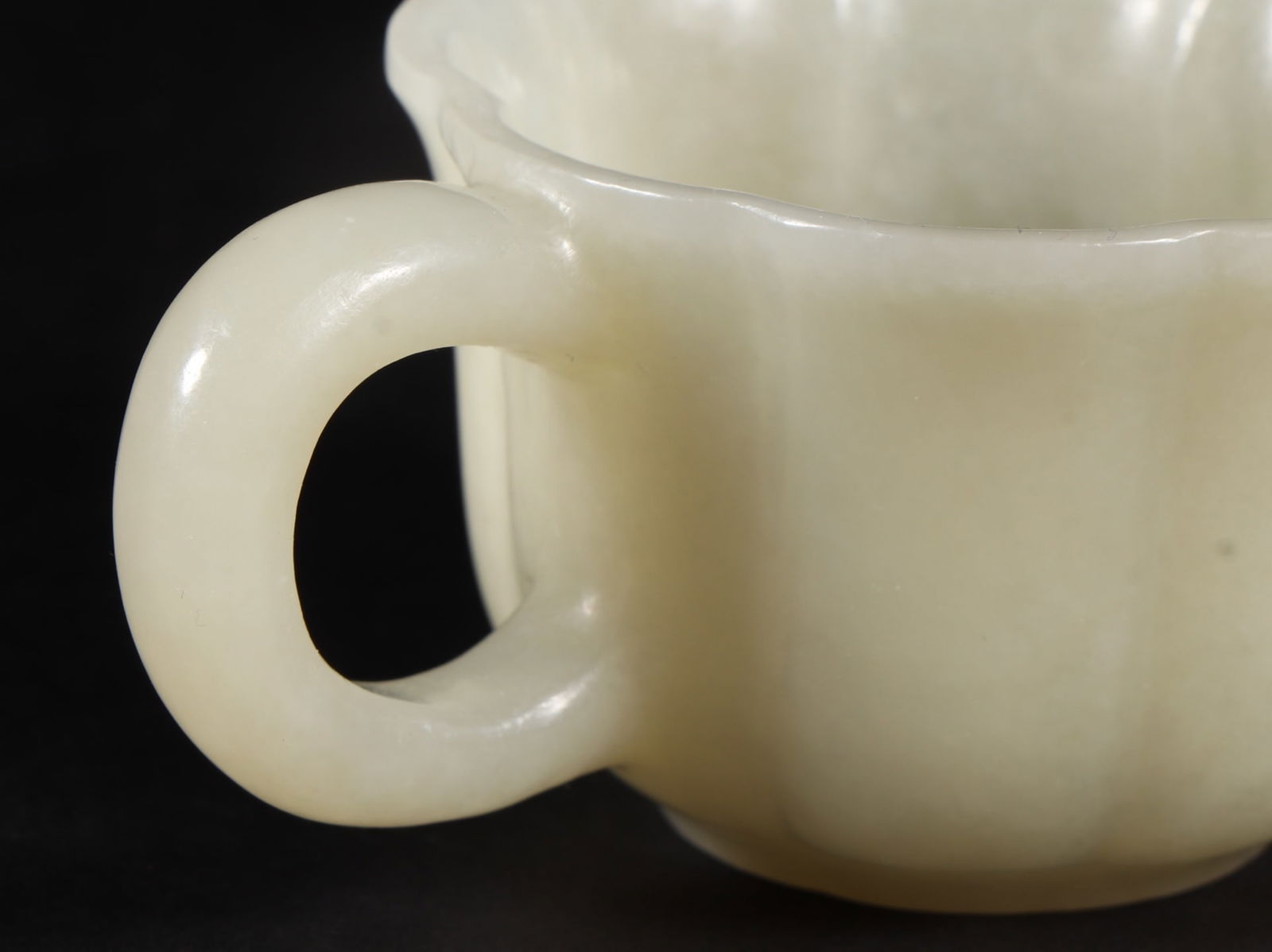 An Exquisite White Jade Cup - 5