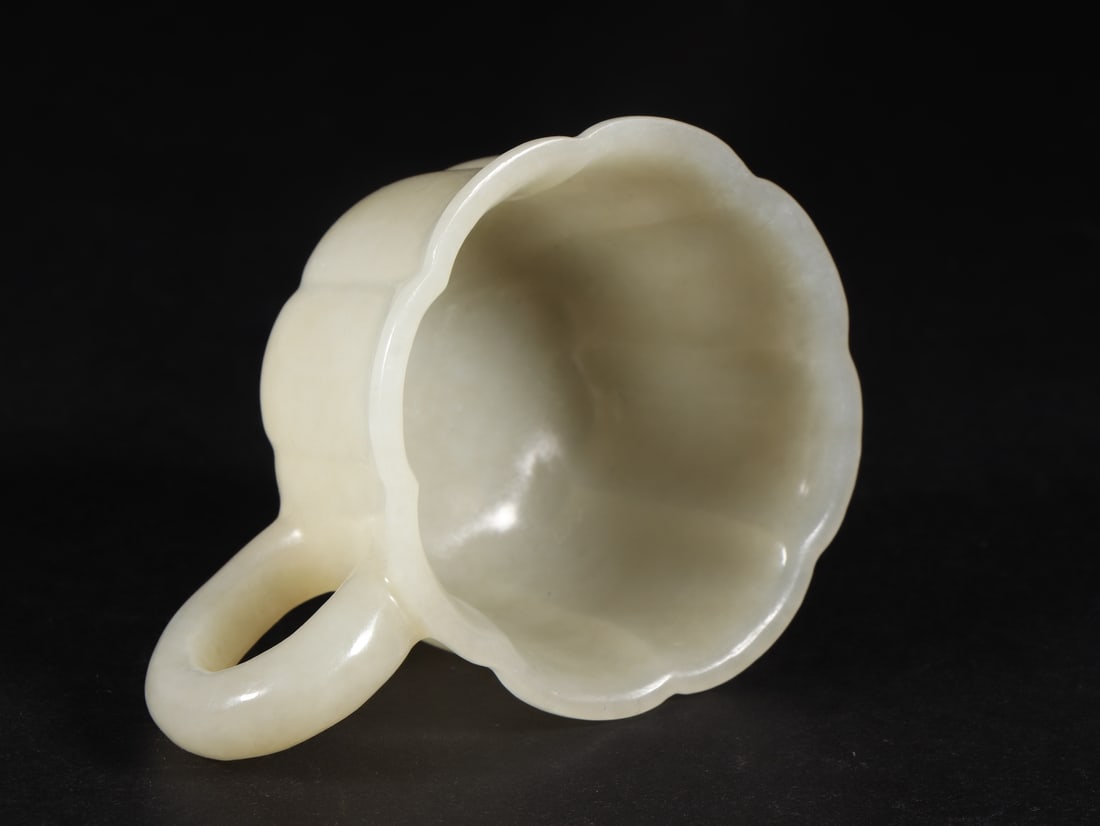 An Exquisite White Jade Cup - 7